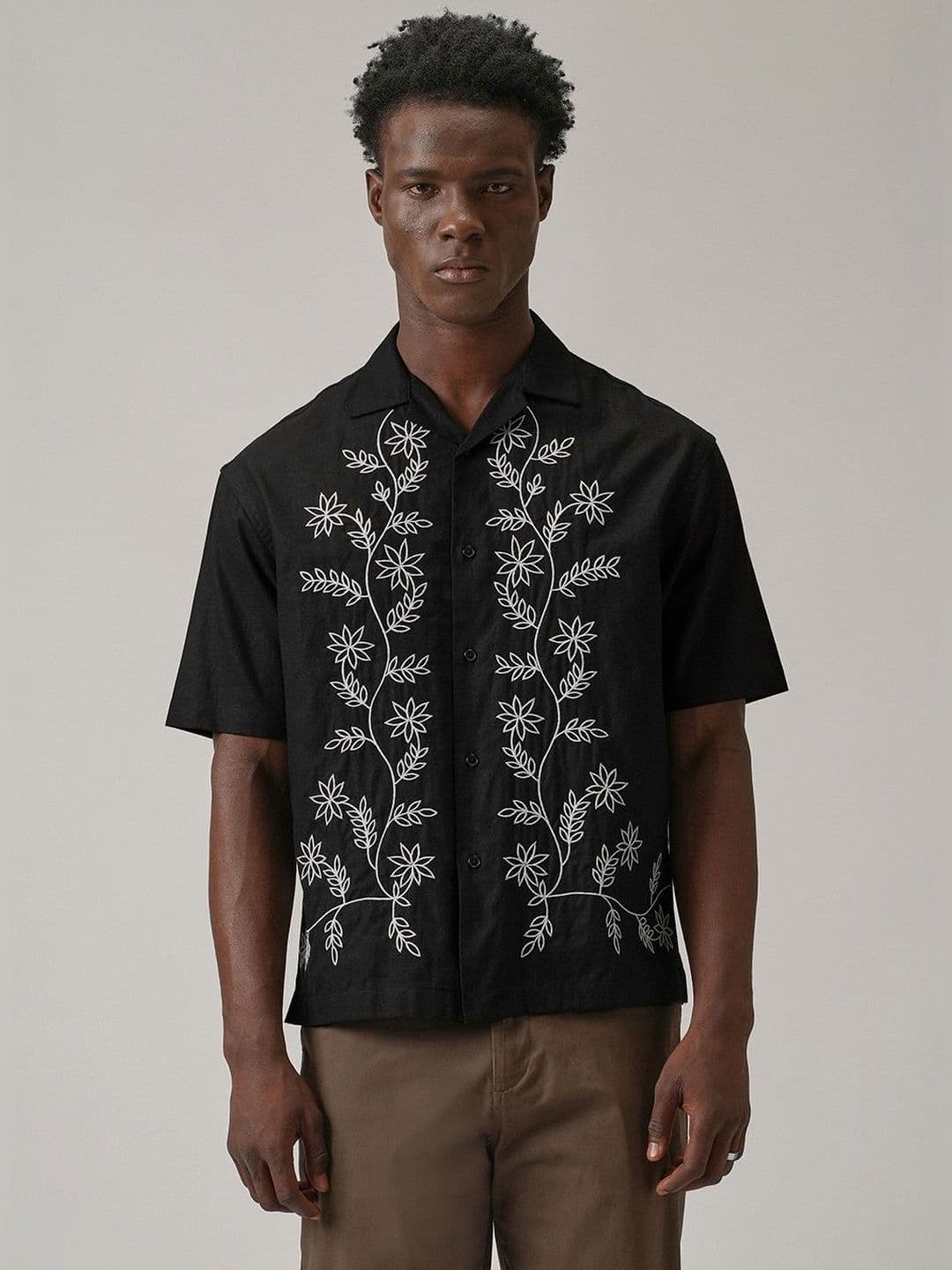 Banana Club Embroidery Linen Floral Cotton Short Sleeves Boxy Fit Shirt - view 1