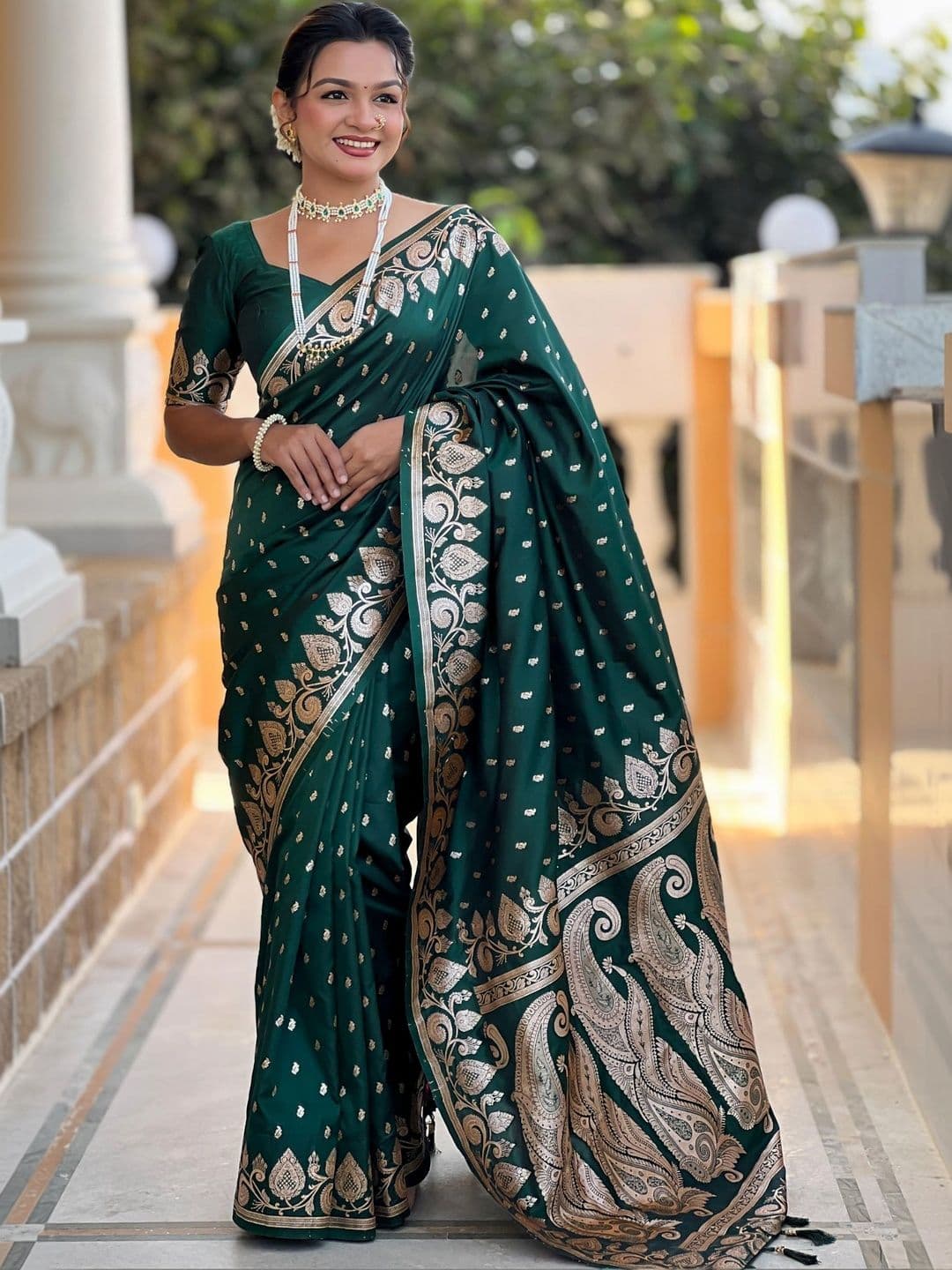 all about you Ethnic Motifs Zari Silk Blend Handloom Banarasi Saree - view 1