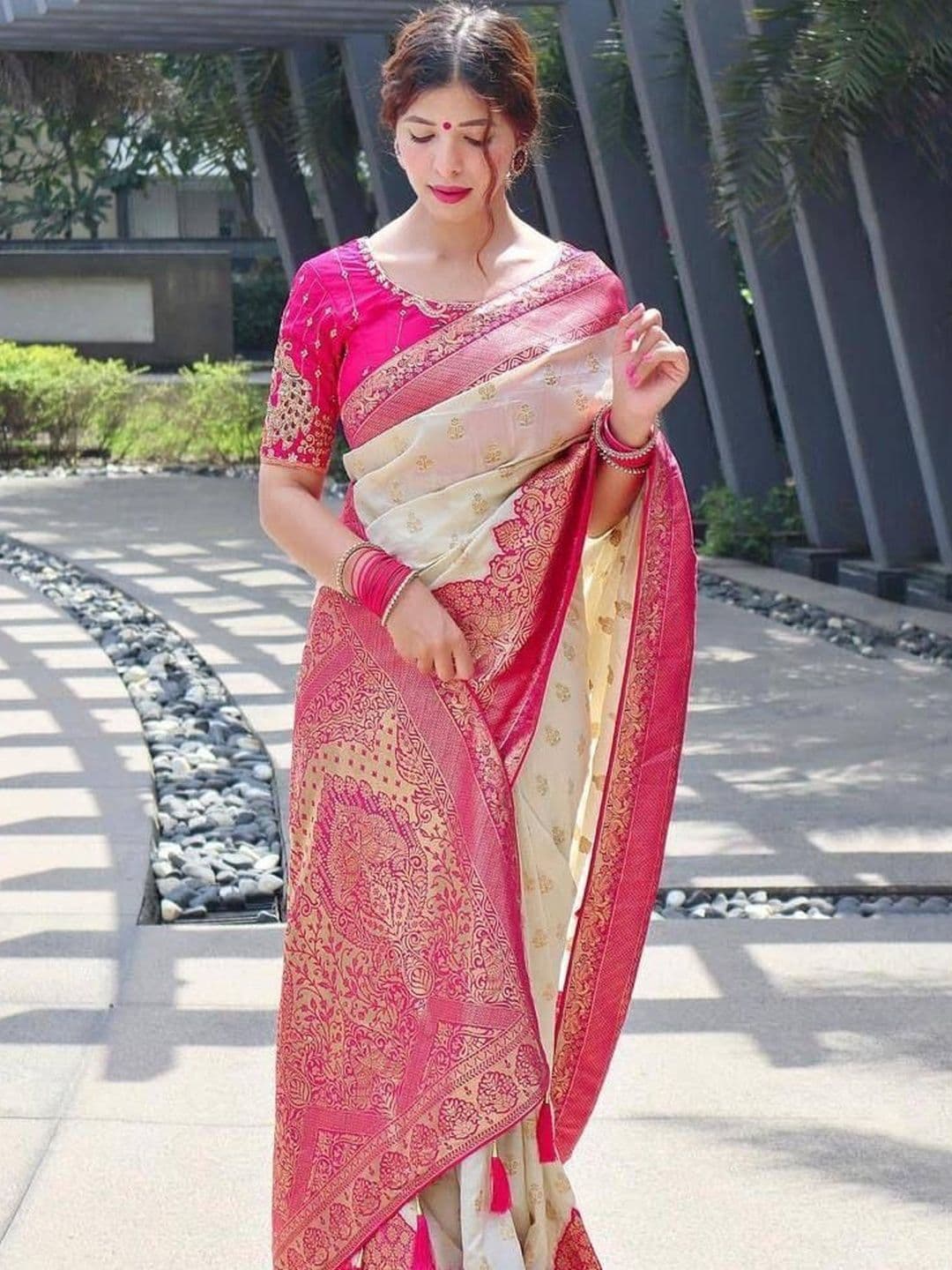 Mitera Ethnic Motifs Zari Silk Blend Handloom Banarasi Saree - view 1