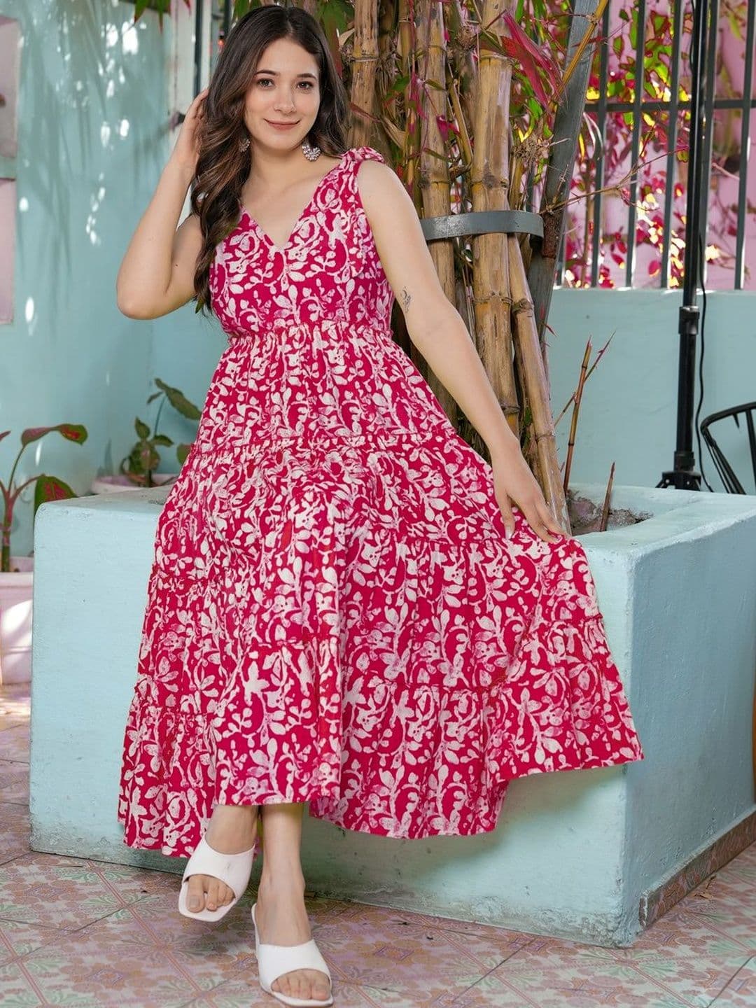 Demirner Women Floral Printed Sequinned Anarkali Kurta - view 1