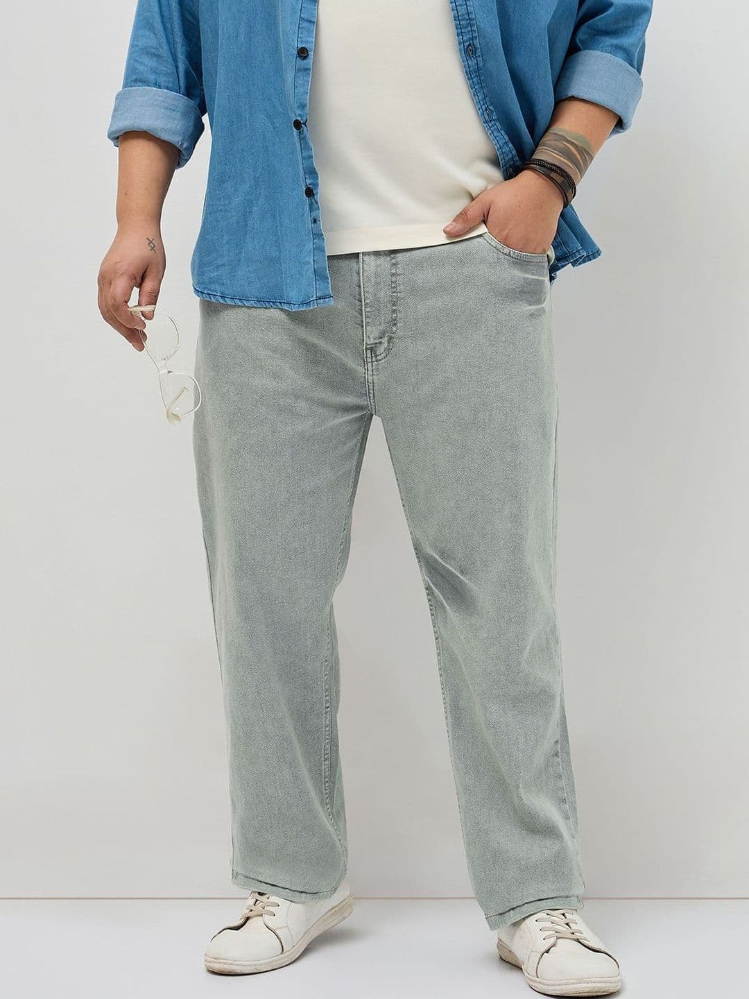 Urbano Plus Men Regular Fit Mid-Rise Heavy Fade Stretchable Jeans - view 1