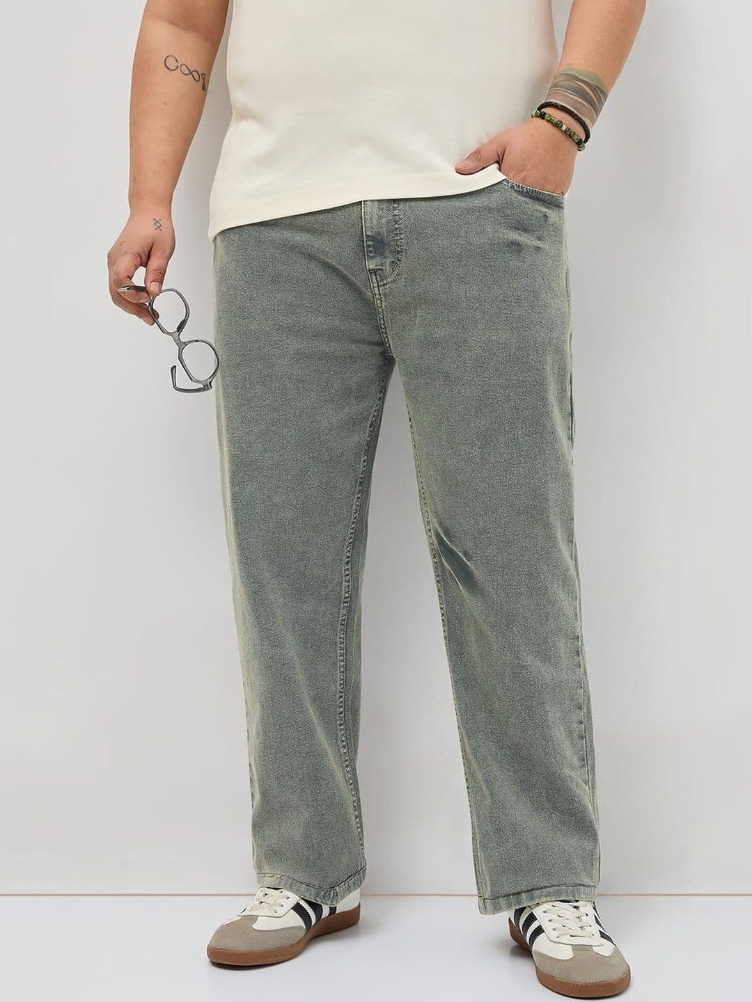 Urbano Plus Men Regular Fit Mid-Rise Heavy Fade Stretchable Jeans - view 1