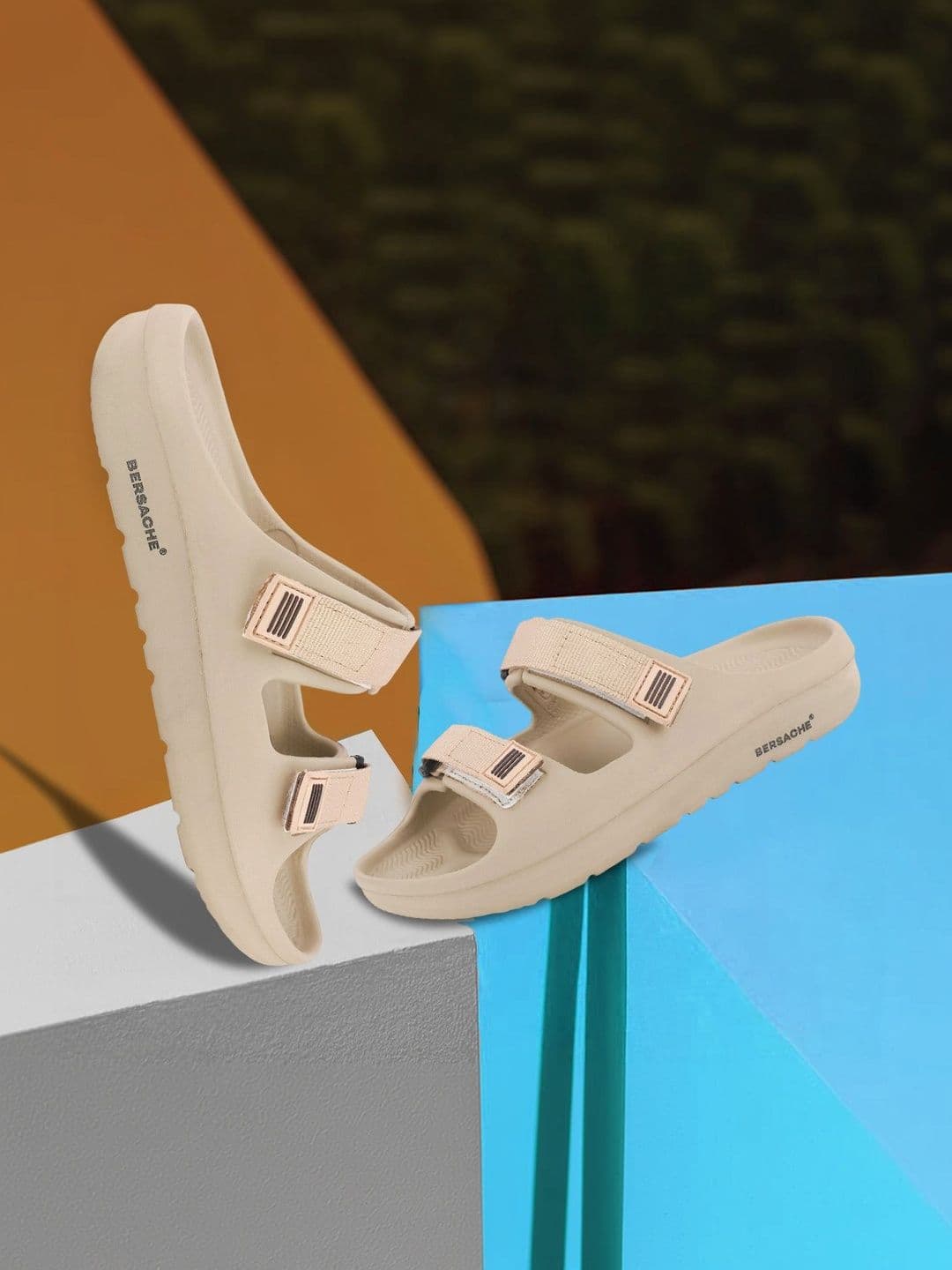 BERSACHE Men Open Toe Flats - view 1