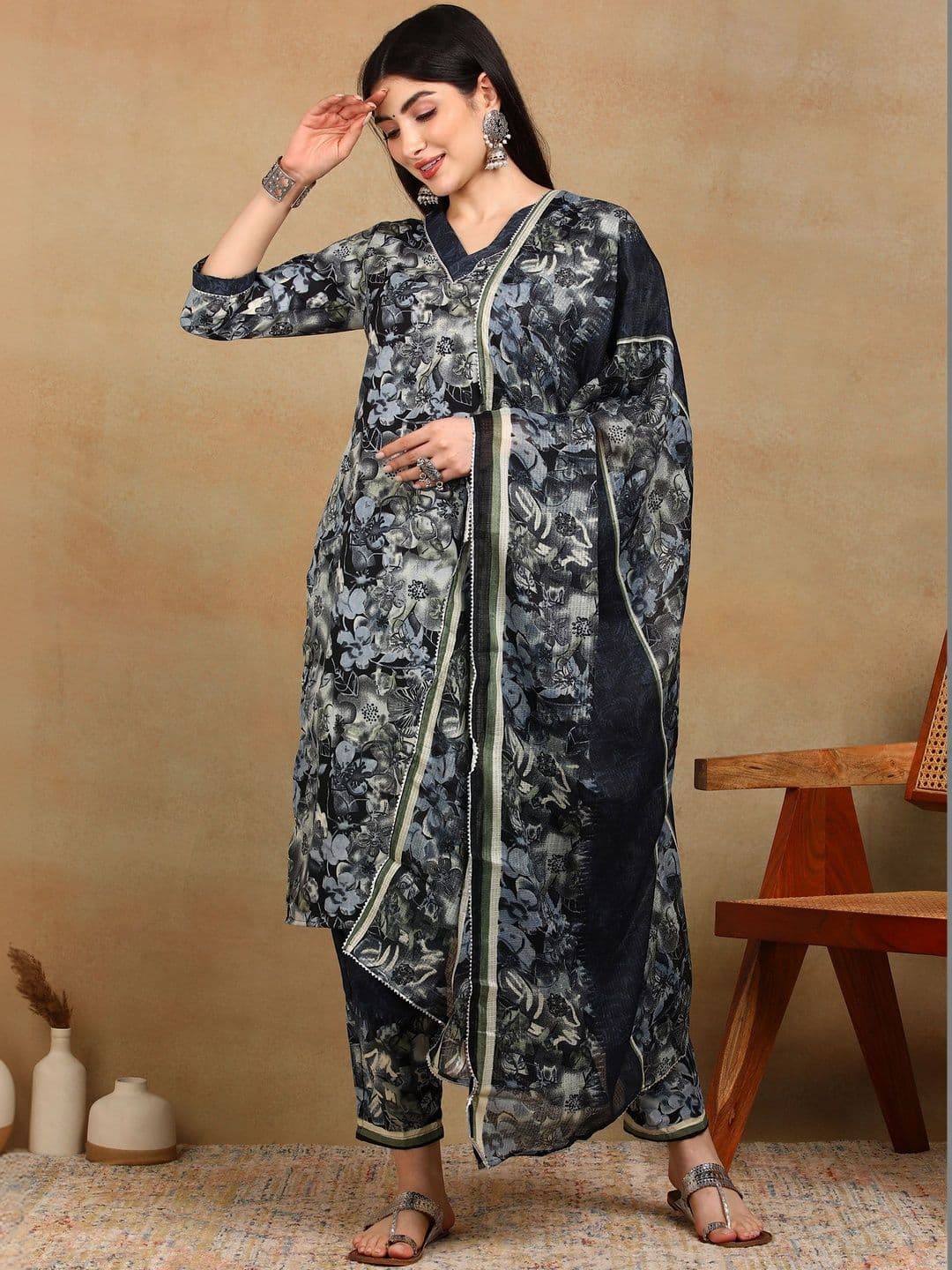 JANKHANA Women Floral Printed Regular Kurta with Trousers & With Dupatta - view 1