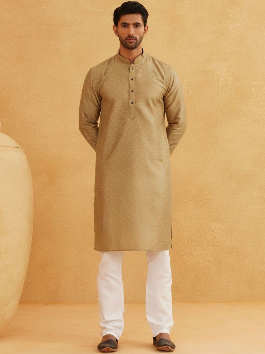 HERE&NOW Men Embroidered Thread Work Handloom Kurta - view 1
