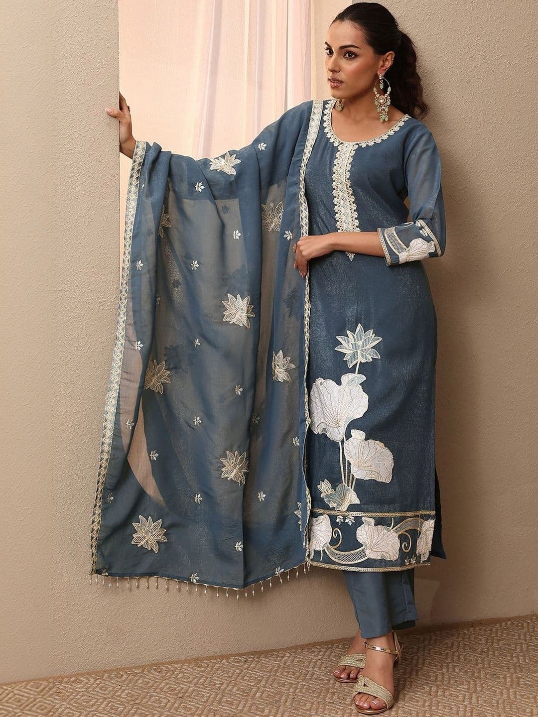 Libas Women Ethnic Motifs Embroidered Regular Thread Work Kurta with Trousers & With Dupatta - view 1