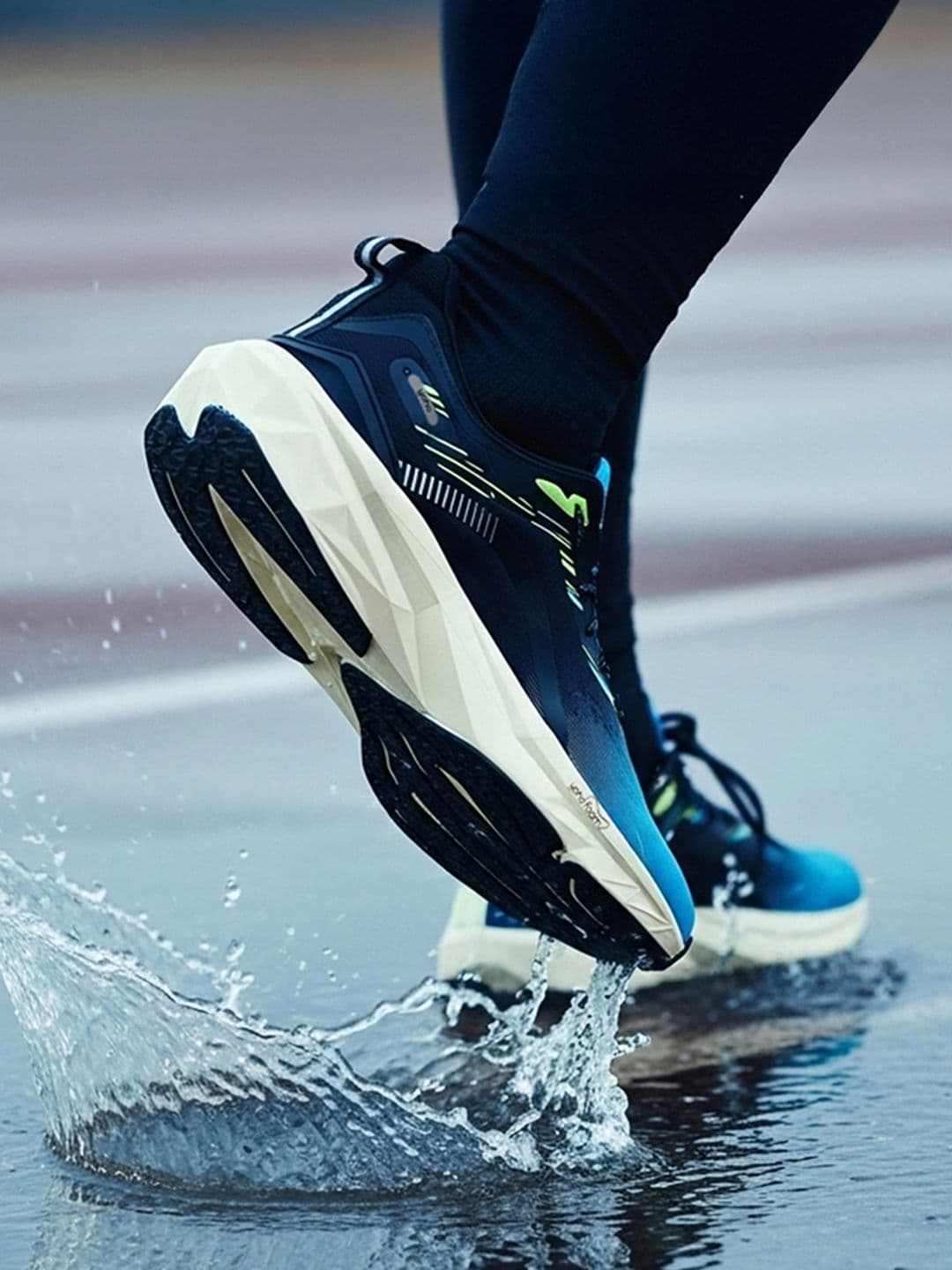 yoho Men Pitstop Cushioned, Lightweight - Running & Training Sports Shoes -1100 - view 1