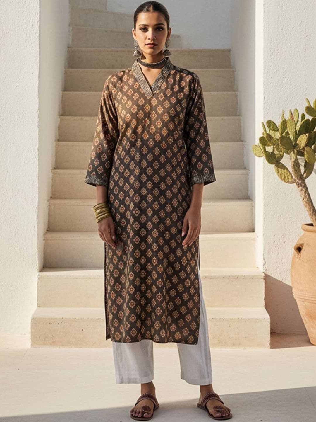 Indo Era Women Ethnic Motifs Printed Sequinned Kurta - view 1