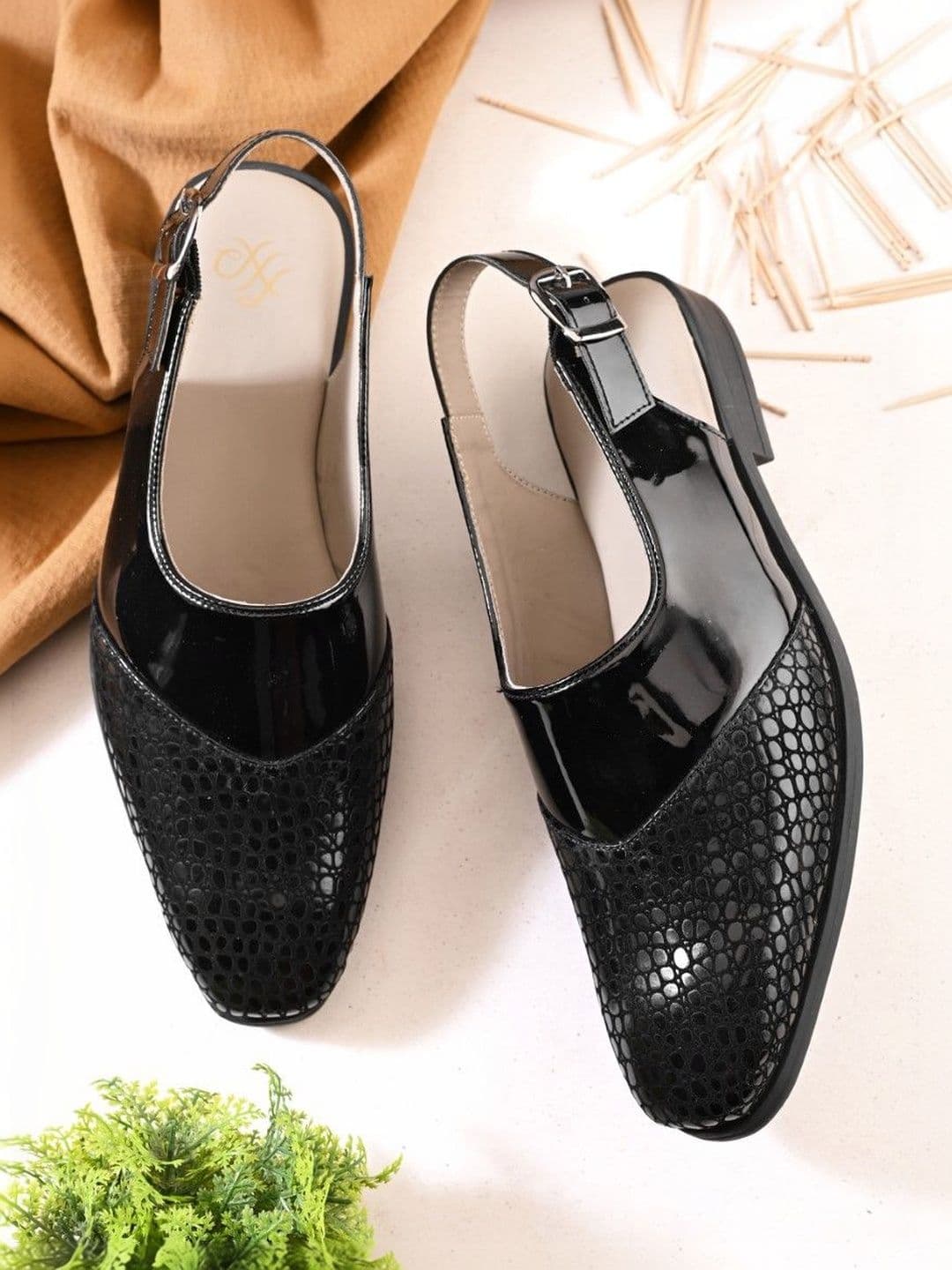 House of Pataudi Men Buckle Comfort Sandals - view 1
