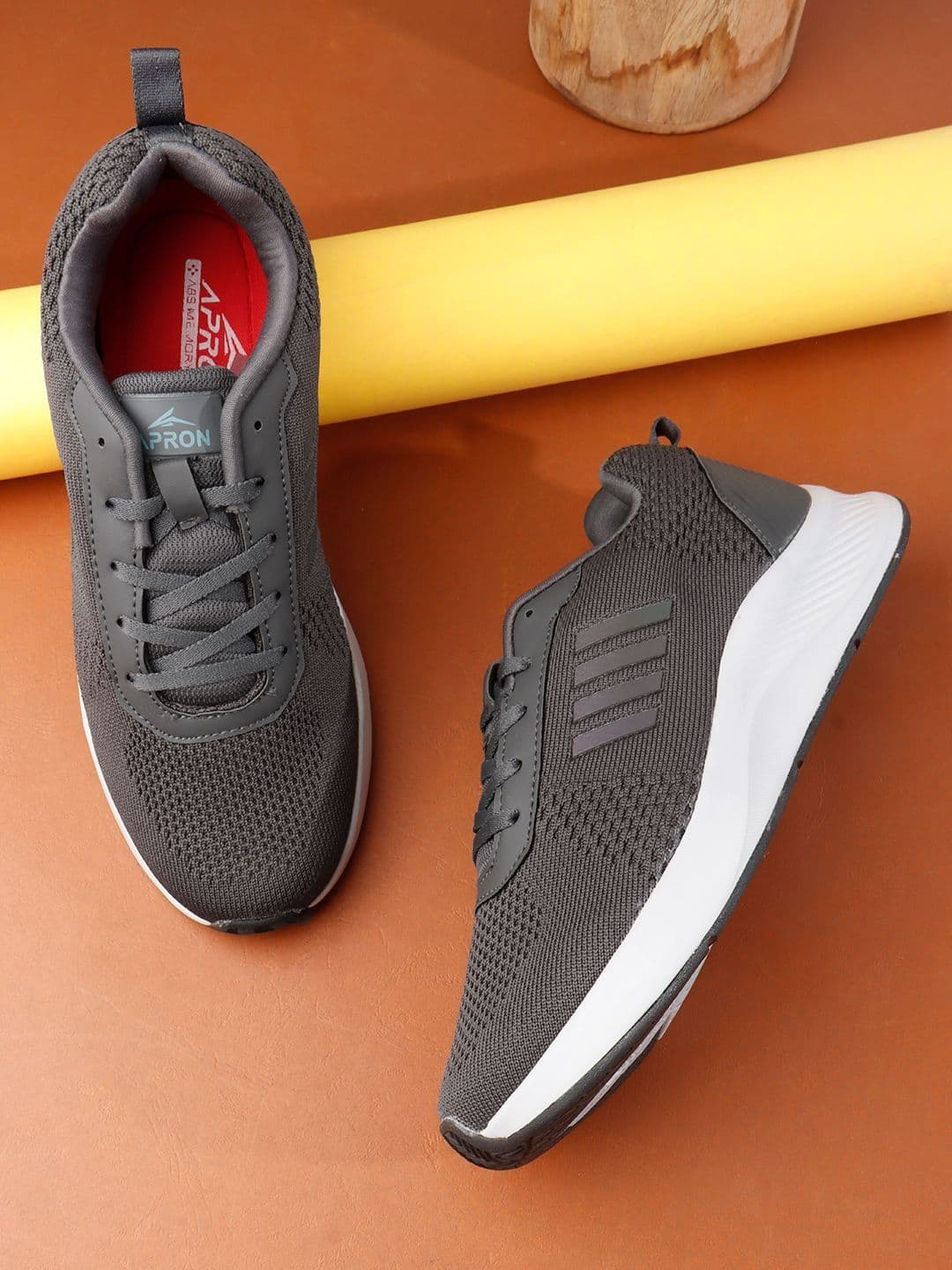 APRON Men Mesh Running Non-Marking Shoes - view 1