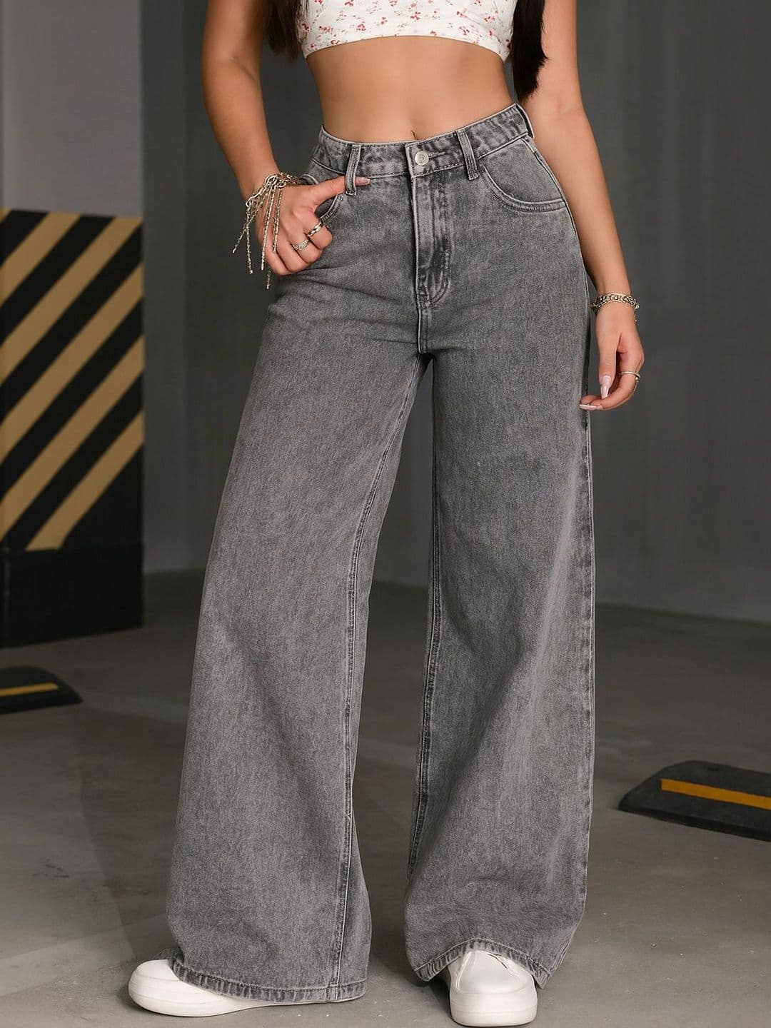 KASHIANXSTYLE Women Relaxed Fit High-Rise Light Fade Jeans - view 1
