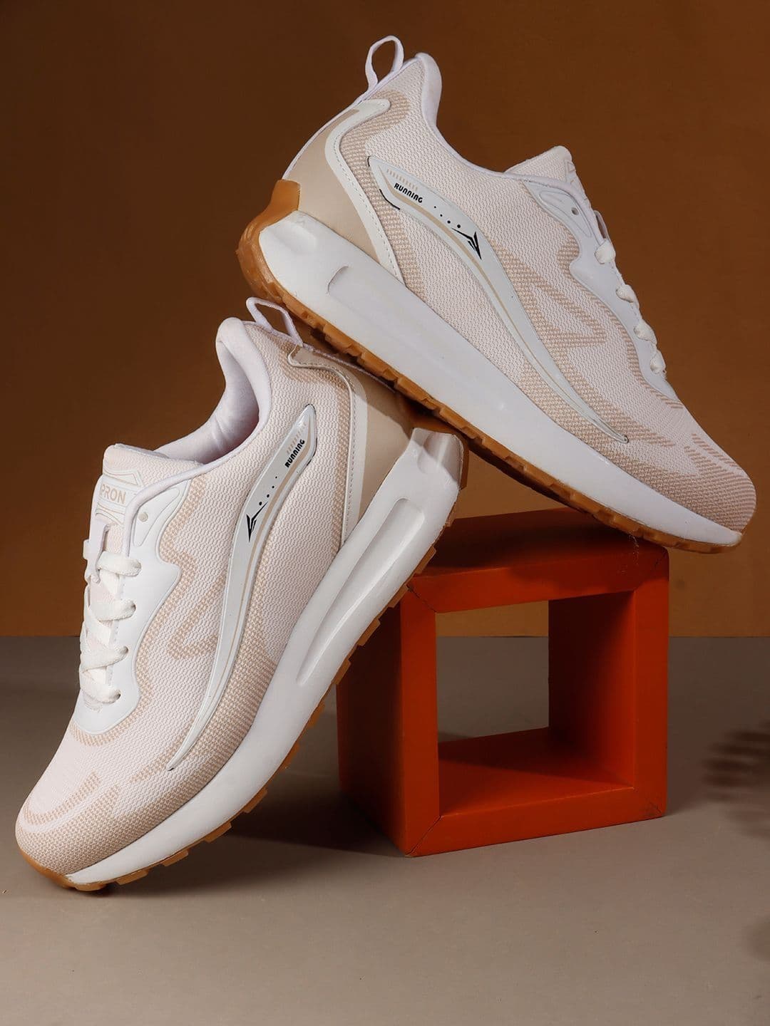 APRON Men Mesh Running Non-Marking Shoes - view 1
