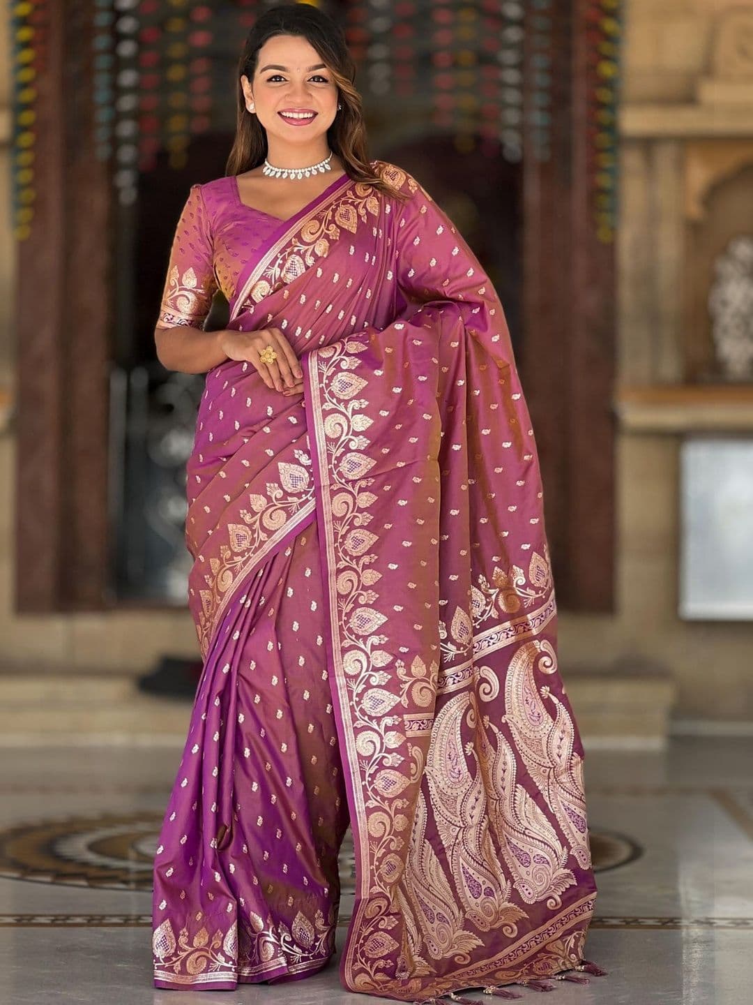 all about you Ethnic Motifs Zari Silk Blend Handloom Banarasi Saree - view 1