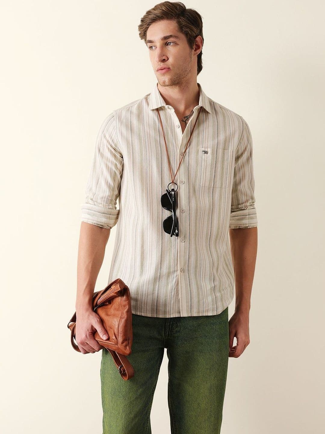 THE BEAR HOUSE Men Slim Fit Pinstripes Striped Casual Shirt - view 1