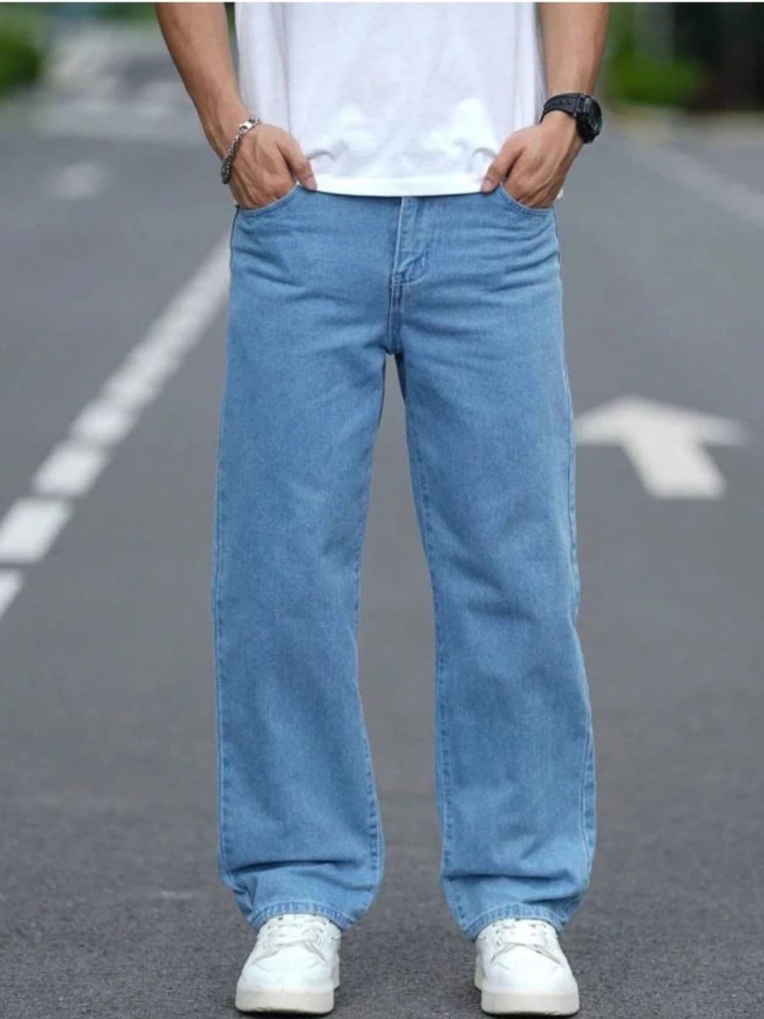 BAESD Men Relaxed Fit High-Rise Light Fade Stretchable Jeans - view 1