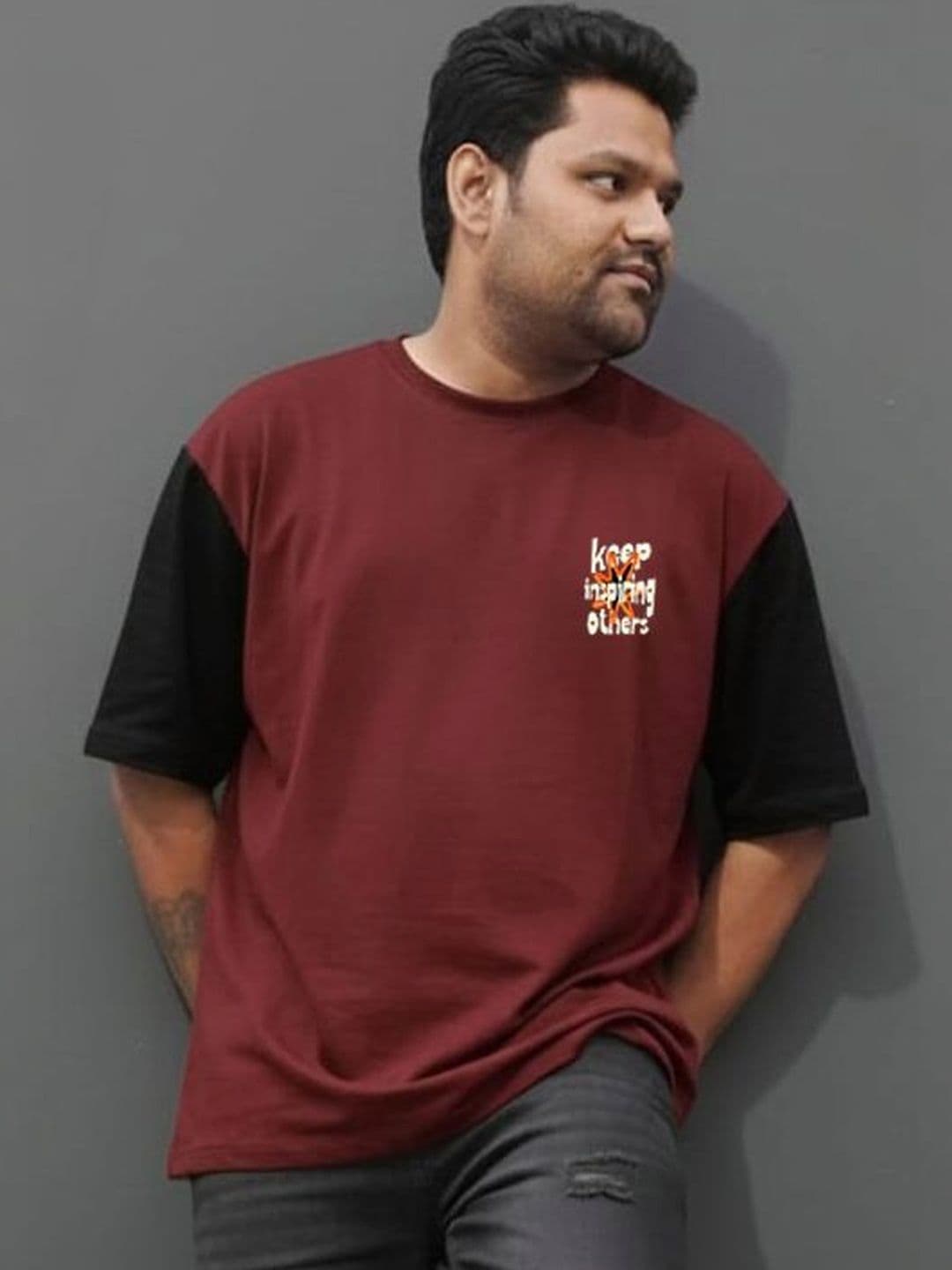 Para Hills Maroon and Black Typography Colourblocked T-shirt - view 1