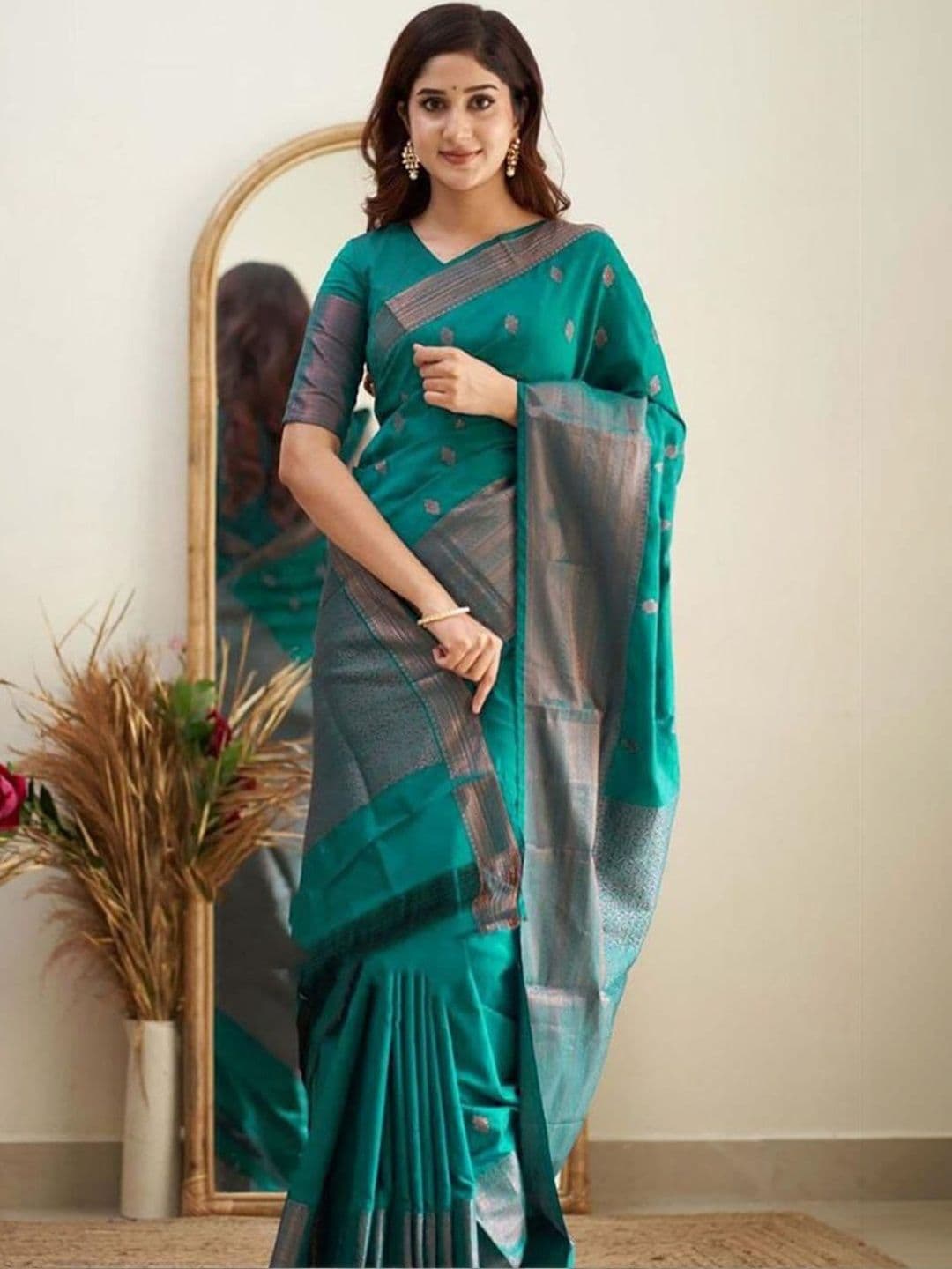 Urban Pallu Woven Design Zari Silk Blend Designer Mysore Silk Saree - view 1