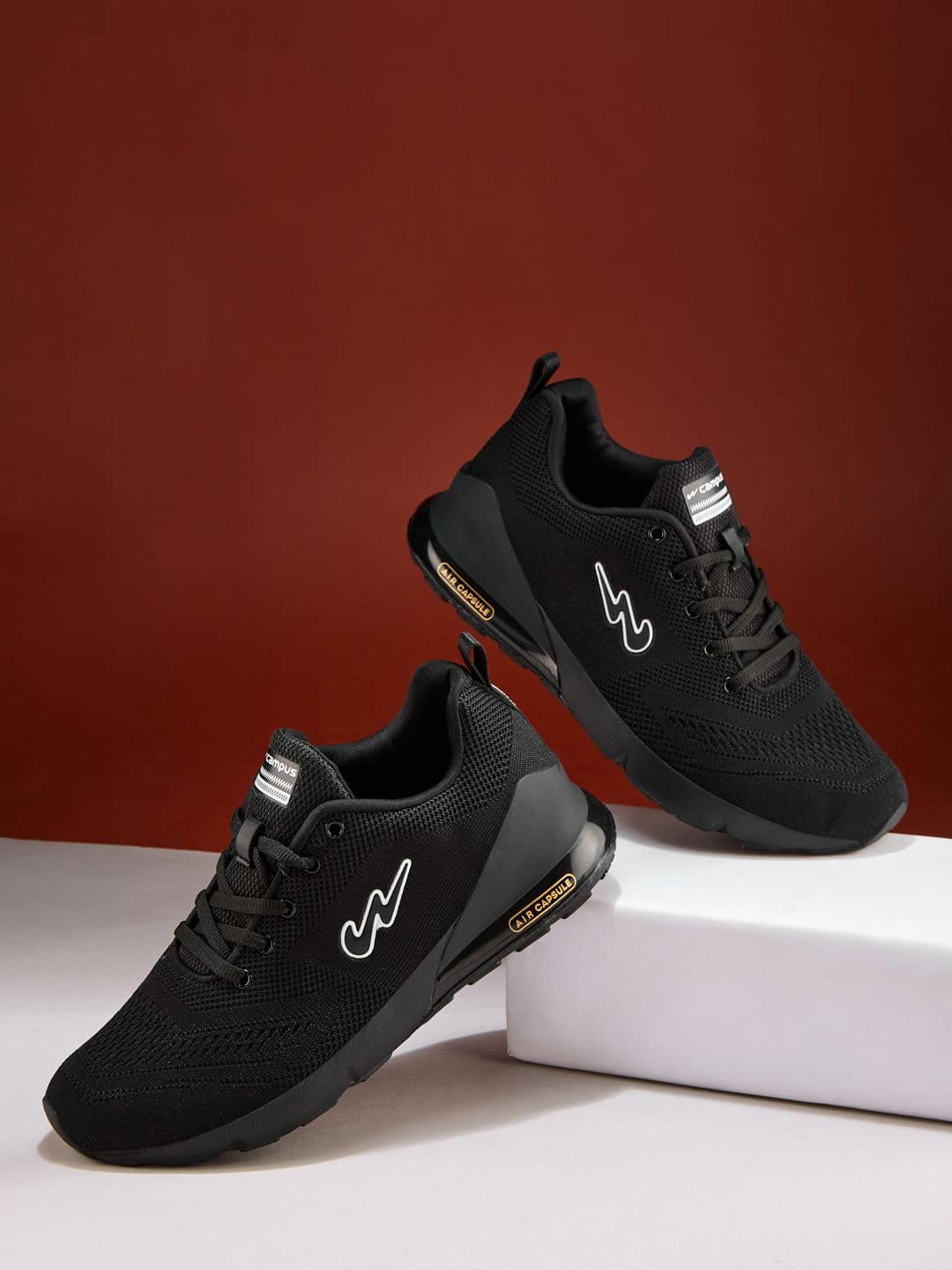 Campus NORTH PLUS Men Lace-Up Running Shoes - view 1