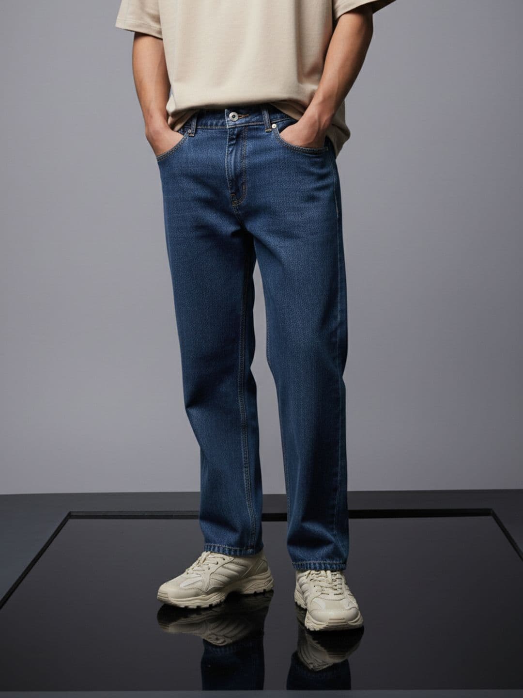 SOKO STREET Men Relaxed Tapered Fit Heavy Fade Pure Cotton Jeans - view 1
