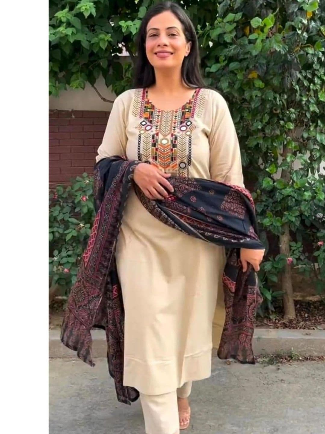 QUNEY Women Ethnic Motifs Embroidered Regular Thread Work Pure Cotton Kurta with Trousers & With Dupatta - view 1