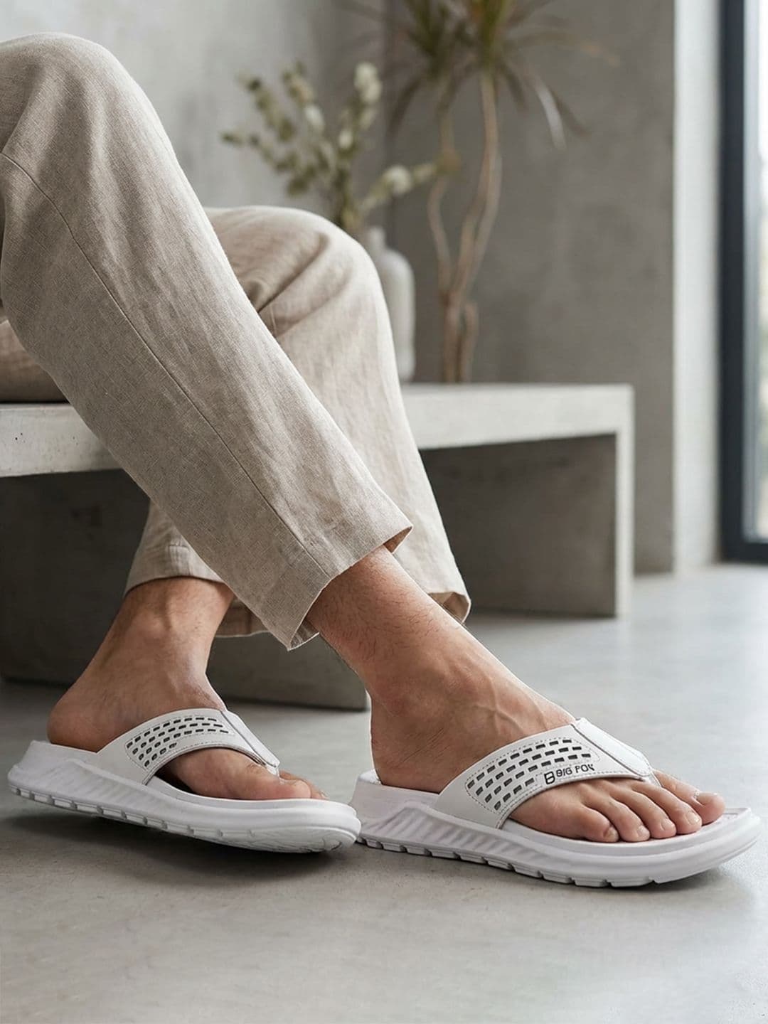 Big Fox Men Self Design Thong Flip-Flops - view 1