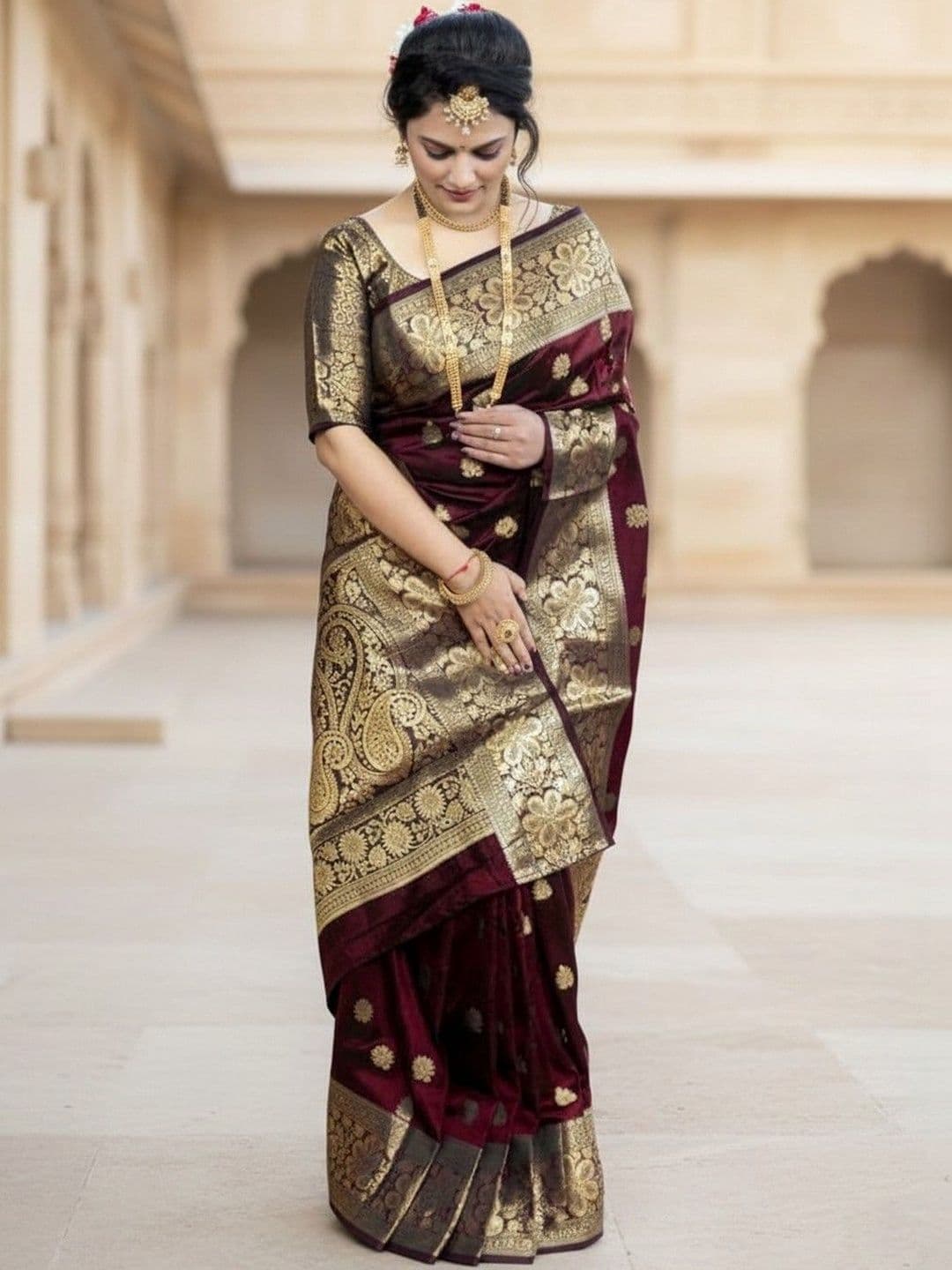 JANOI Woven Design Zari Silk Blend Heavy Work Banarasi Saree - view 1