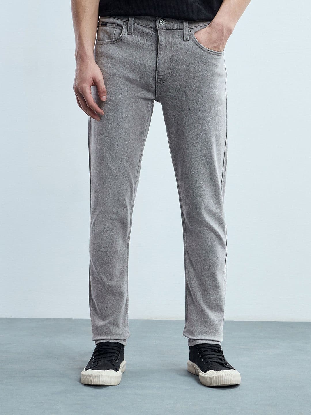 Flying Machine Men Tapered Fit Mid-Rise Light Fade Stretchable Jeans - view 1