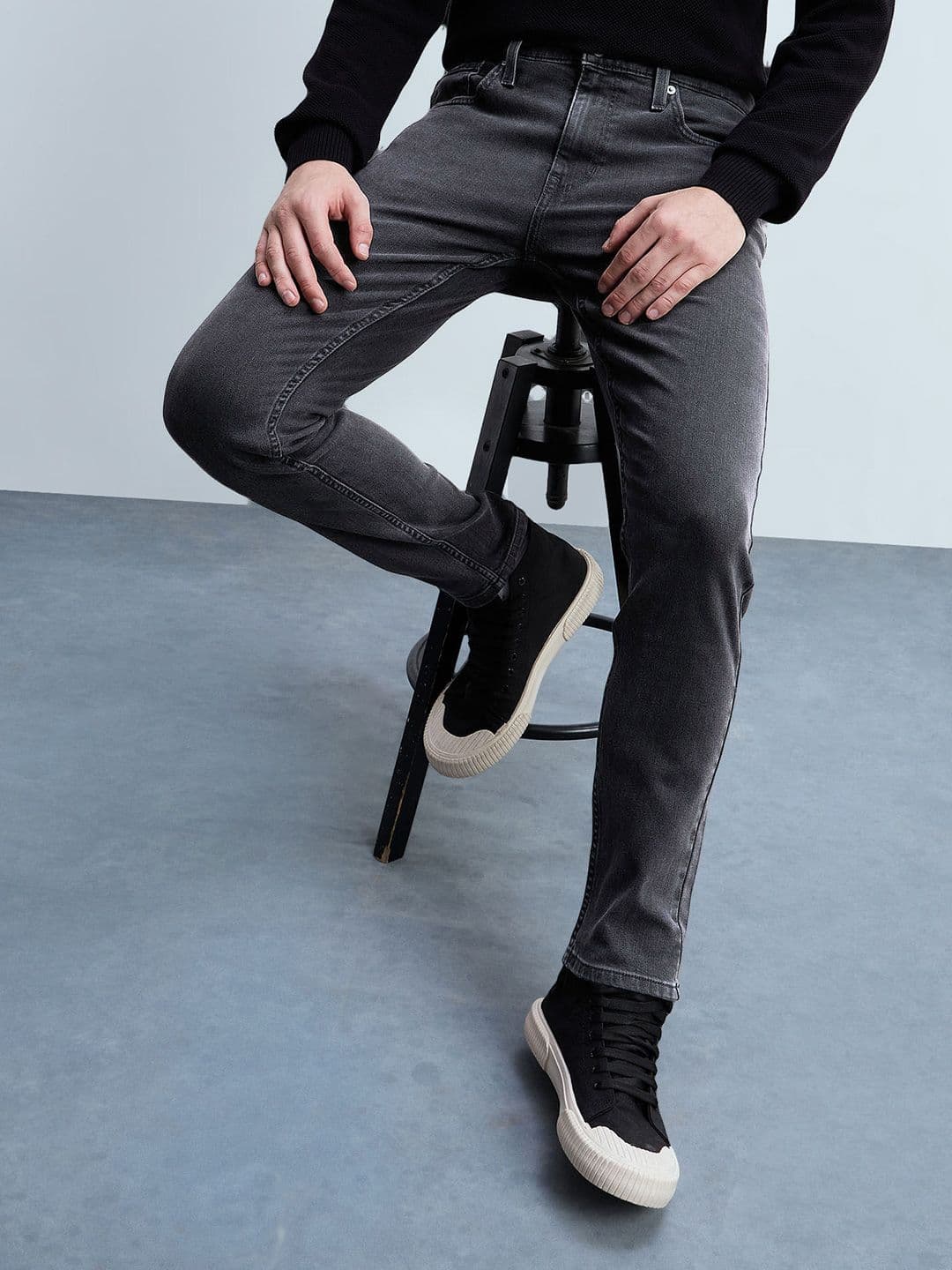 Flying Machine Men Tapered Fit Mid-Rise Light Fade Stretchable Jeans