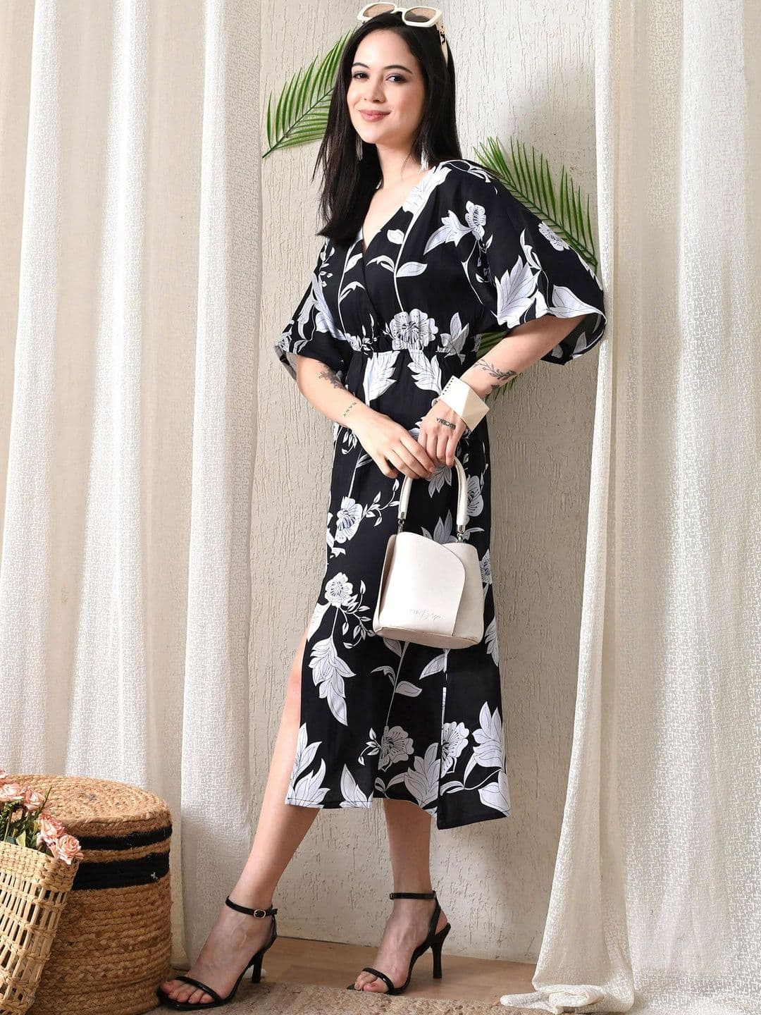 Saanvi Collection Women Floral Printed Flared Sleeves Floral Kaftan Kurta - view 1