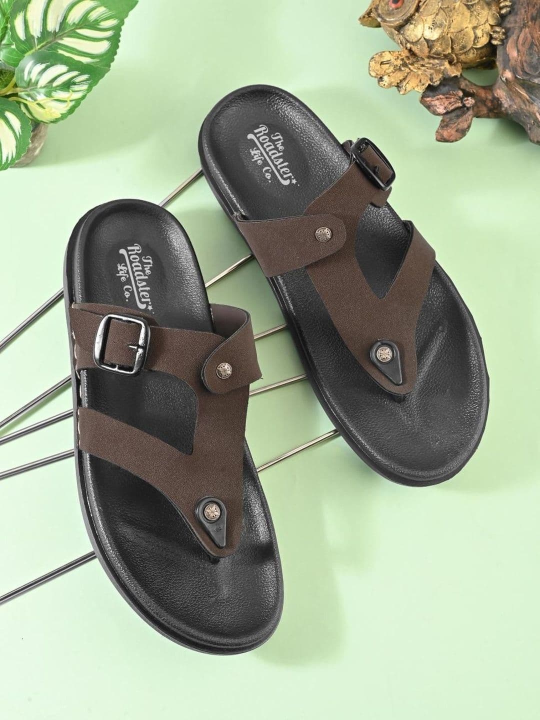 The Roadster Lifestyle Co Men Toe-Ring Buckle Detail Slip-On Comfort Sandals - view 1