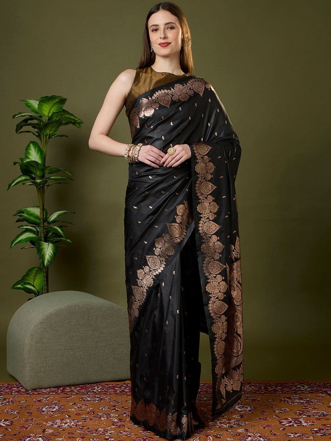 Nayanthara Trends Ethnic Motifs Zari Silk Blend Heavy Work Banarasi Saree - view 1