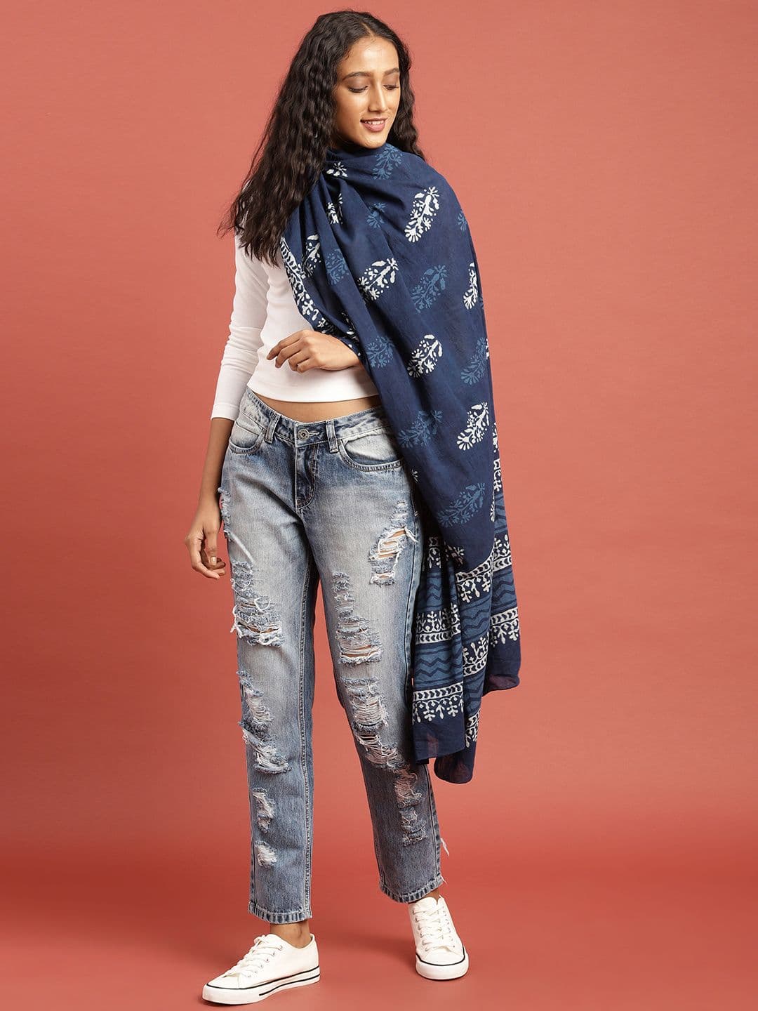 Taavi Women Blue Indigo Hand Block Print Pure Cotton Dupatta - view 1