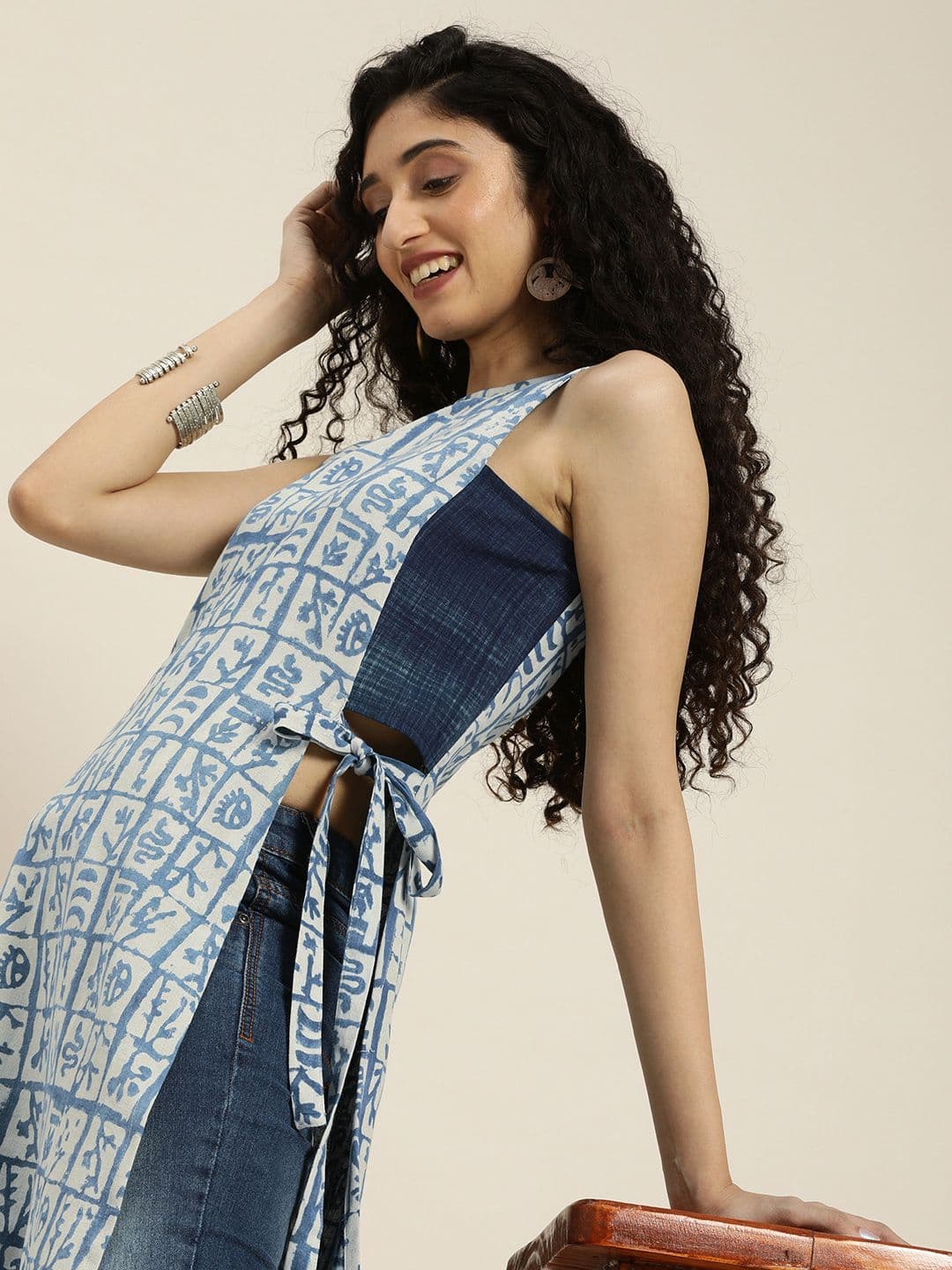 Taavi Women White & Blue Cyanotype Indigo Printed Printed Kurta With High Slit - view 1