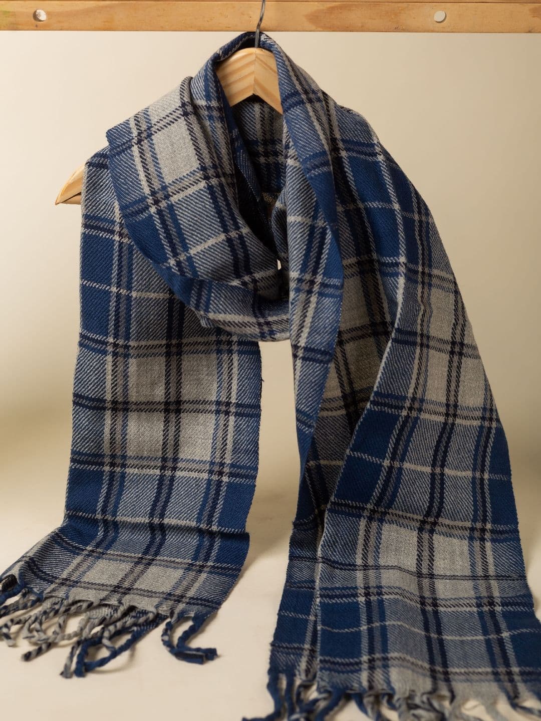 KUSVAA Unisex Daman Woolen Muffler - view 1