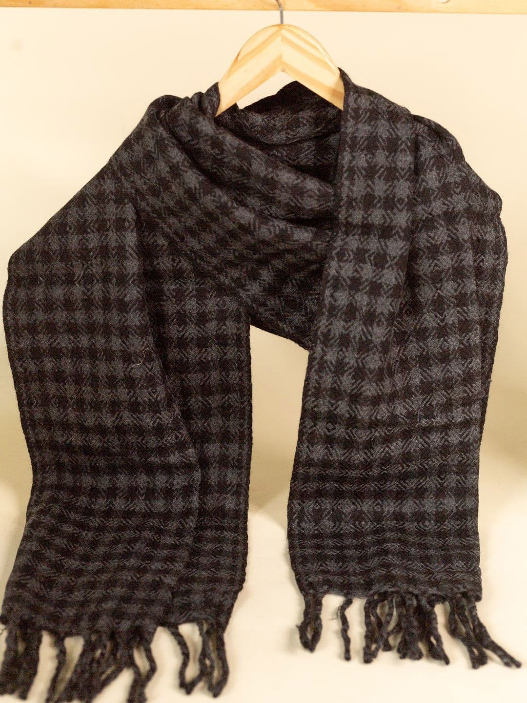 KUSVAA Unisex Gayan Woolen Muffler - view 1