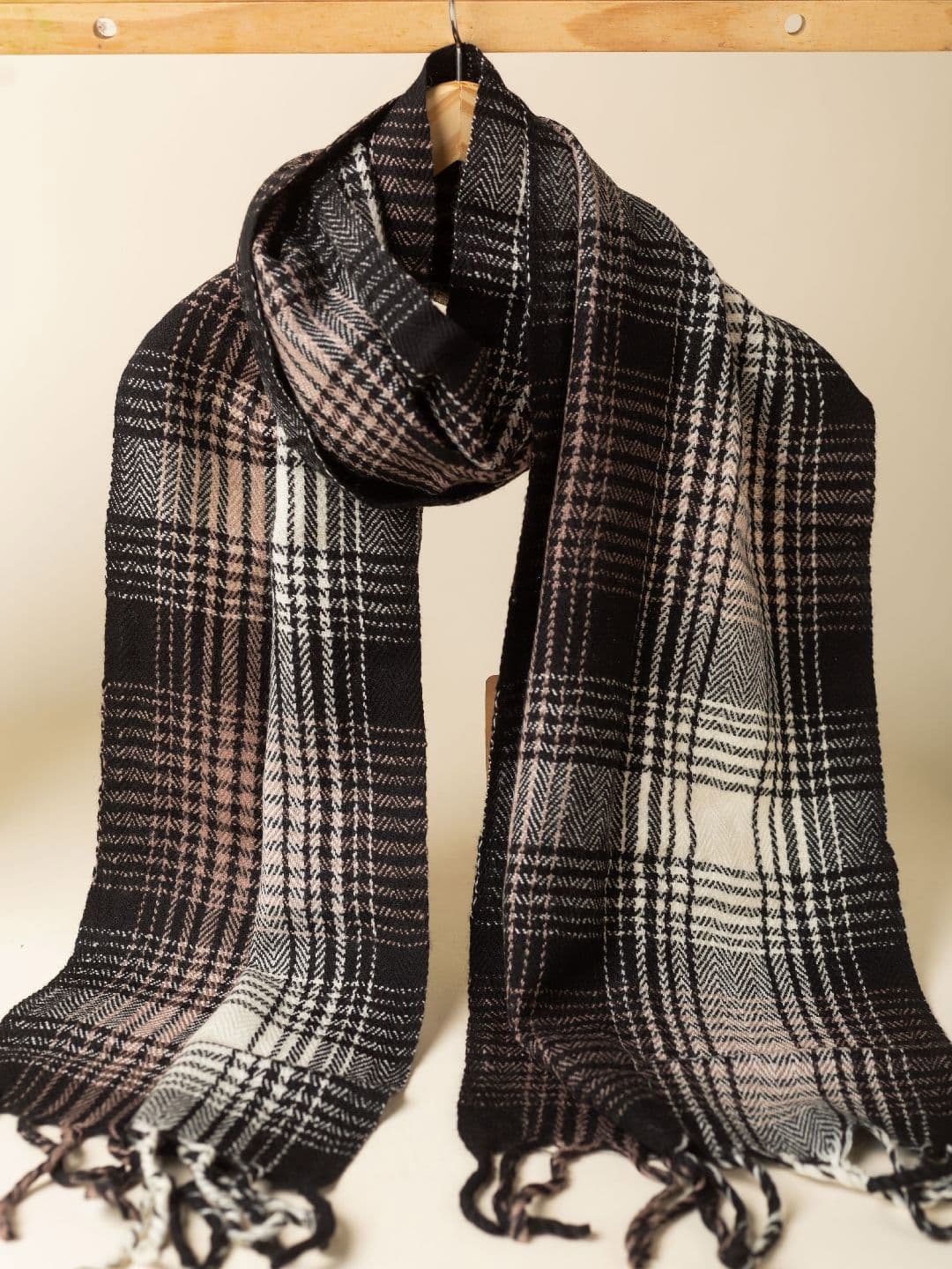 KUSVAA Unisex Dinkar Woolen Muffler - view 1
