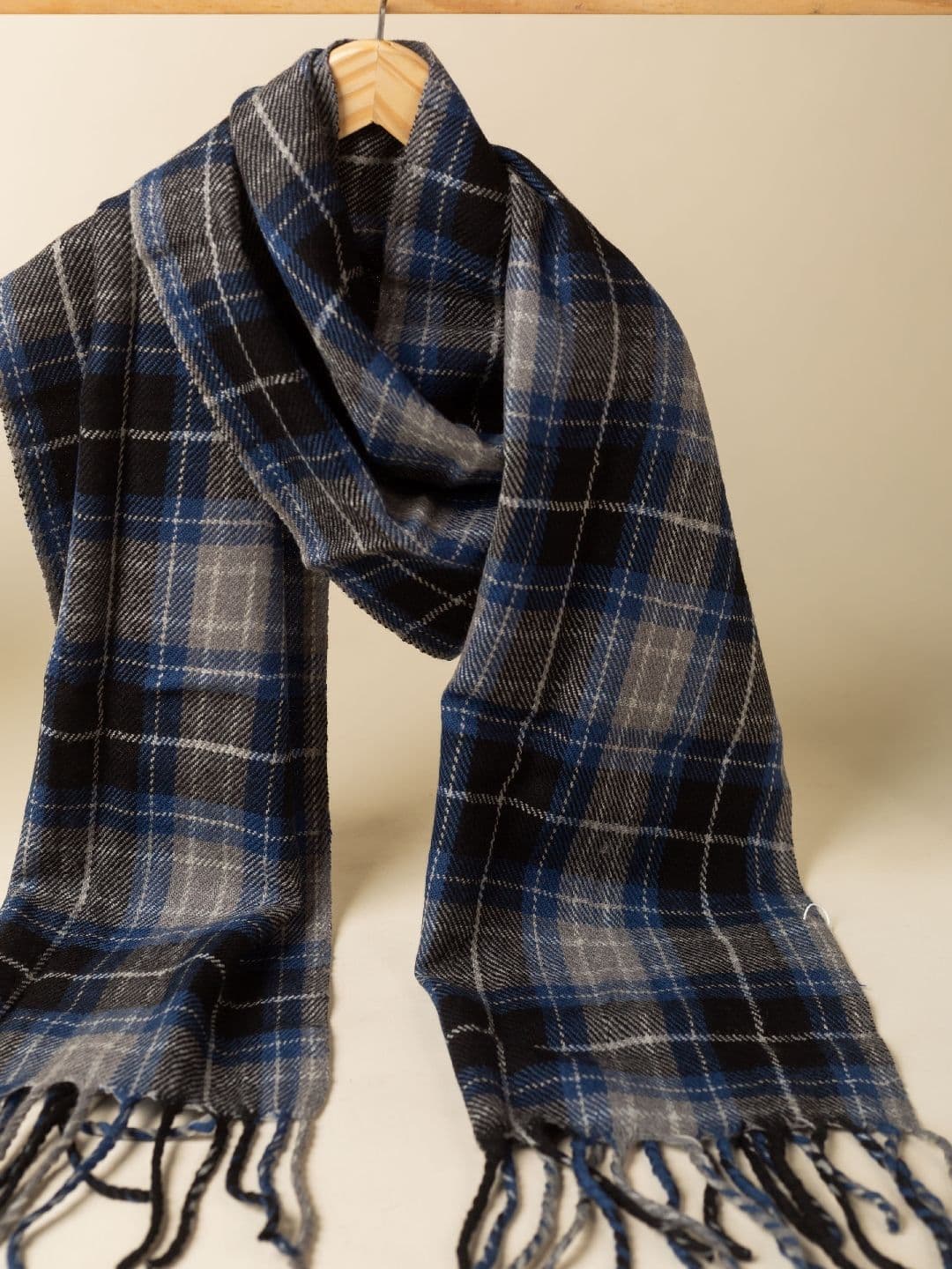 KUSVAA Unisex Ambuj Woolen Muffler - view 1