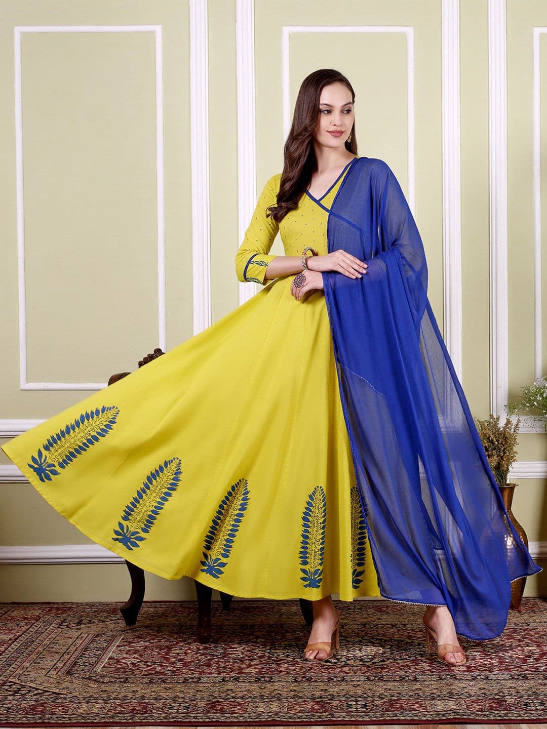 TARANJAL Floral Printed V-Neck Pure Cotton Anarkali Kurta With Dupatta - view 1