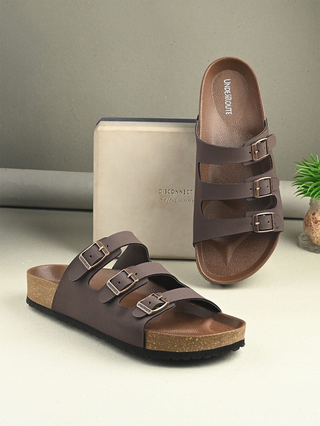 UNDERROUTE Men Comfort Sandals - view 1