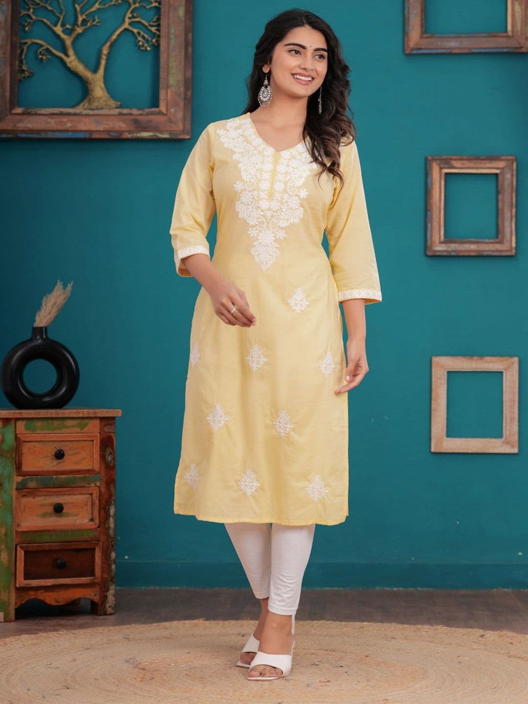 RANI PRINTS Ethnic Motifs Chikankari V-Neck Pure Cotton Straight Kurta - view 1