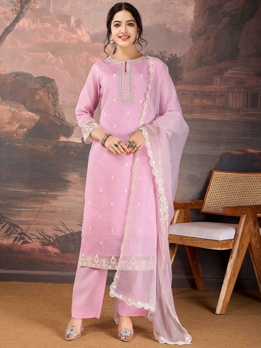 House of Pataudi Floral Embroidered Round Neck Straight Kurta & Trousers With Dupatta - view 1