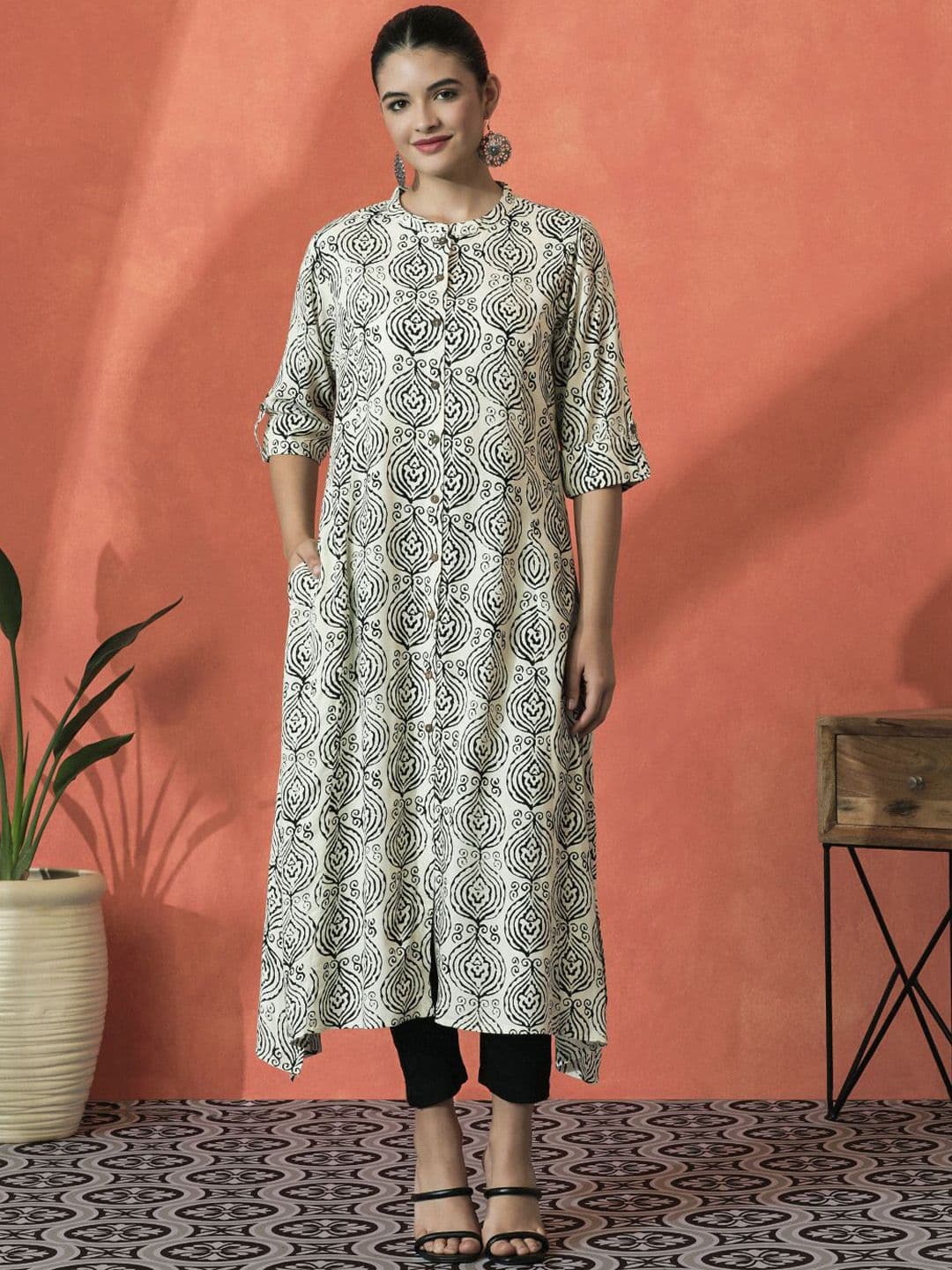 Sangria Ethnic Motifs Printed Mandarin Collar Three-Quarter Sleeves Panelled A-Line Kurta - view 1