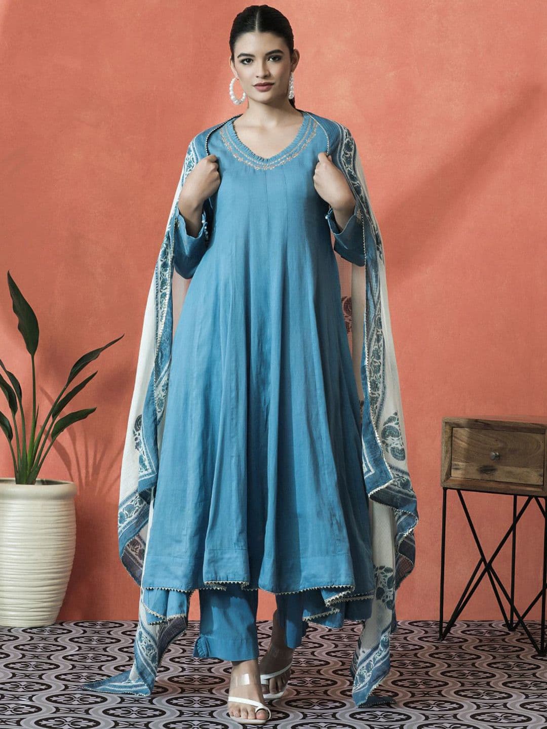 Sangria V-Neck Panelled Zari Pure Cotton A-Line Kurta With Trouser And Dupatta - view 1