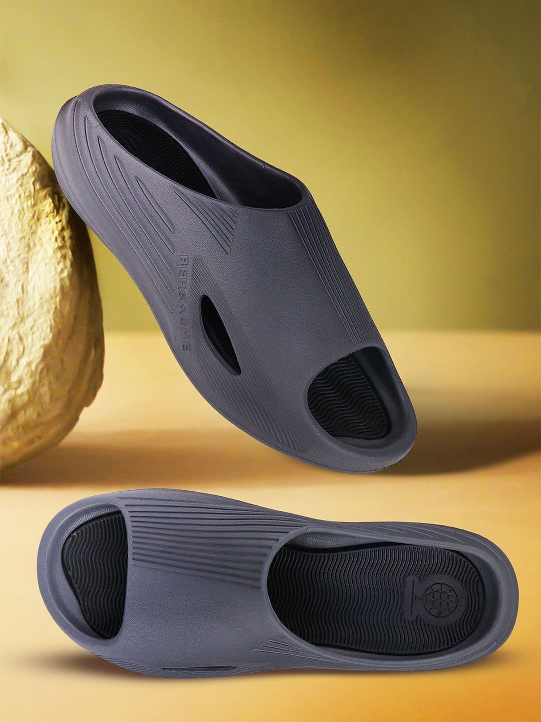 BERSACHE Men Solid Sliders - view 1