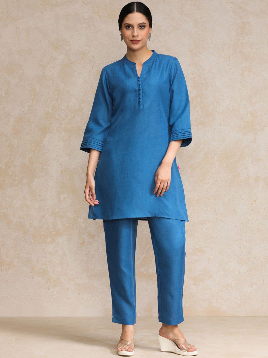 Varanga Women Mandarin Collar Flared Sleeve Republic Day Kurta With Trouser - view 1