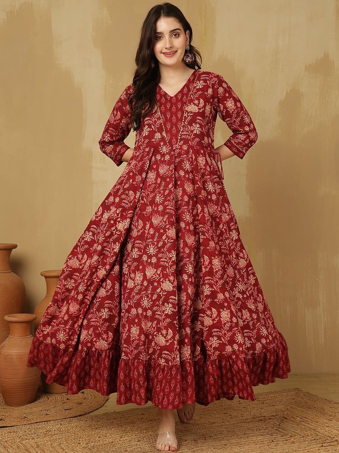 GLAM ROOTS Floral Printed Gotta Patti V-Neck Cotton Tiered Anarkali Kurta - view 1