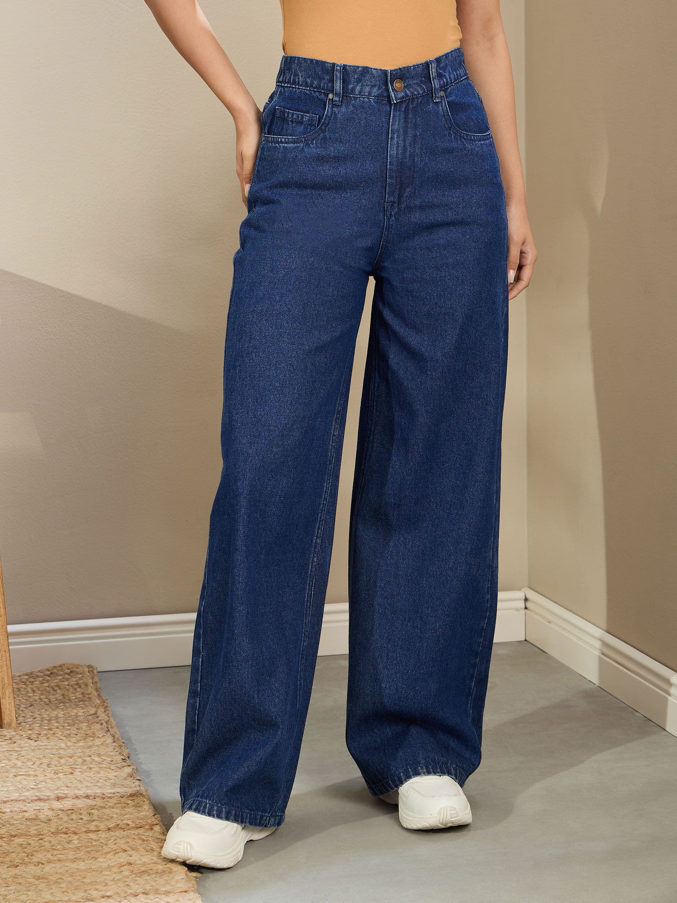 SASSAFRAS BASICS Women Straight Fit High-Rise Light Fade Jeans - view 1