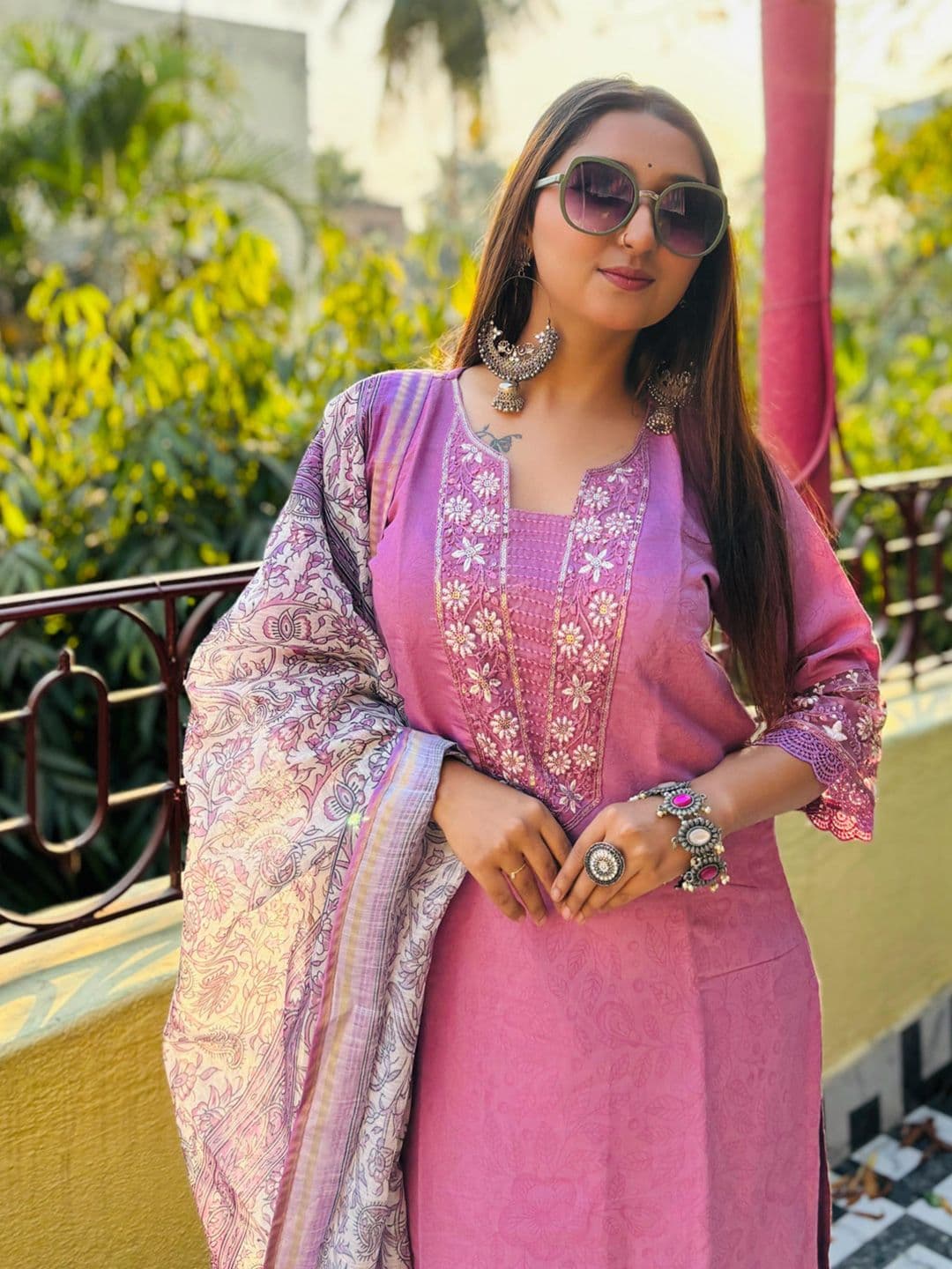 VredeVogel Women Floral Embroidered Regular Kurta with Trousers & With Dupatta - view 1