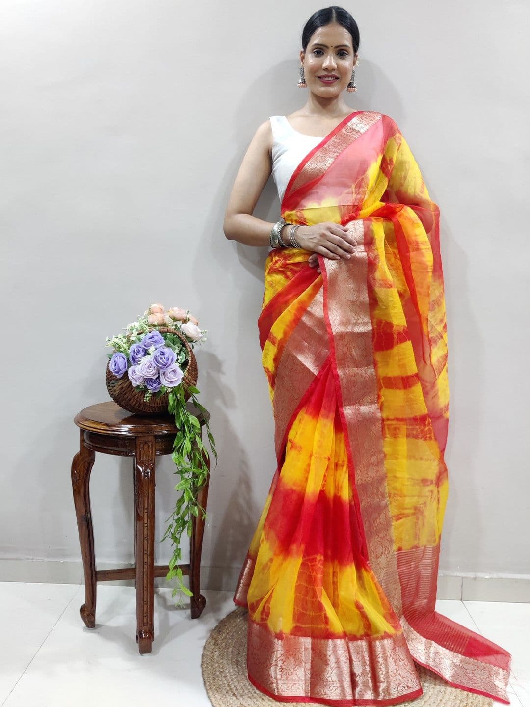 Rangtulika Ethnics Colourblocked Zari Organza Saree - view 1