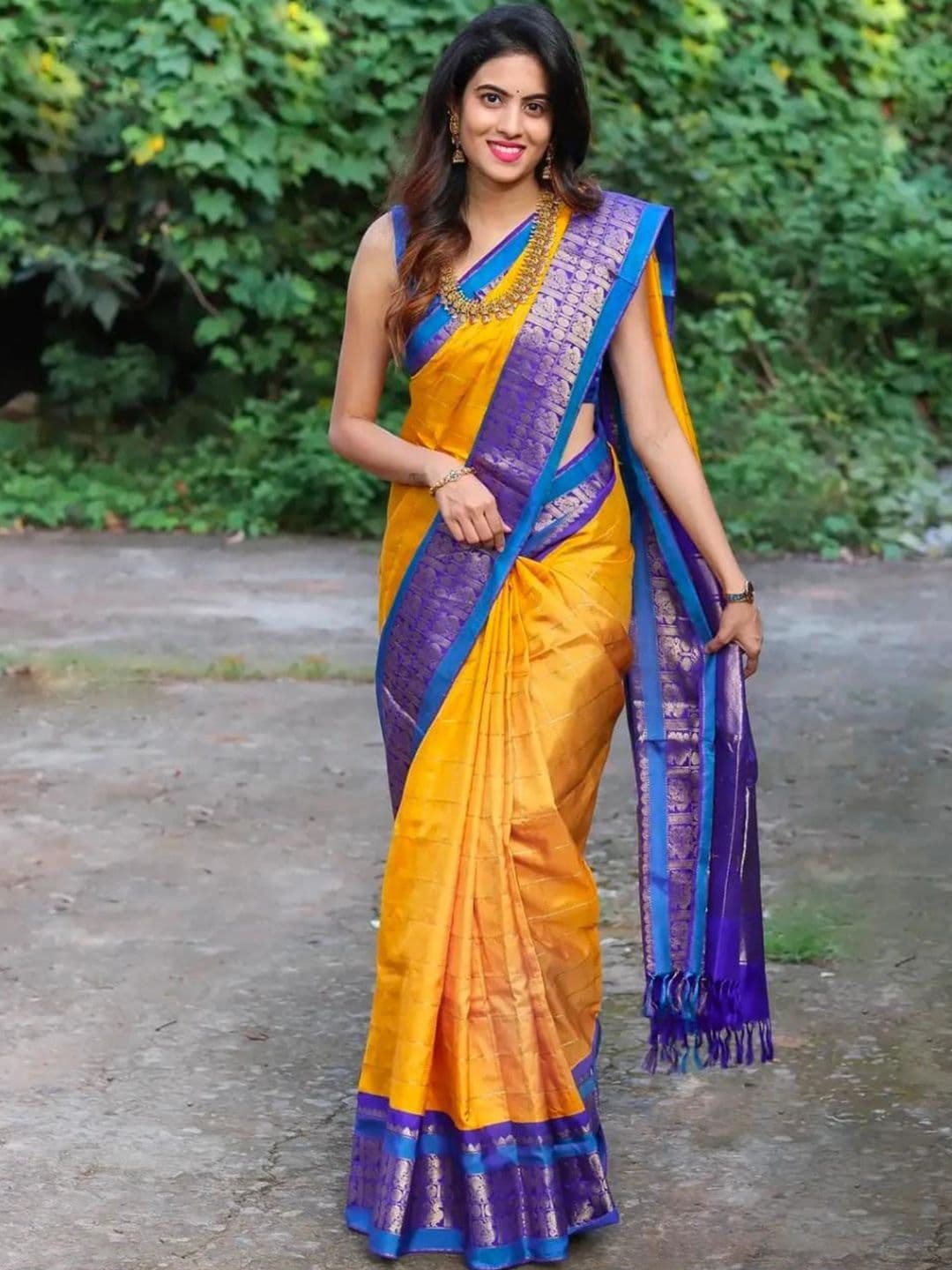 Rangtulika Ethnics Woven Design Zari Silk Cotton Saree - view 1